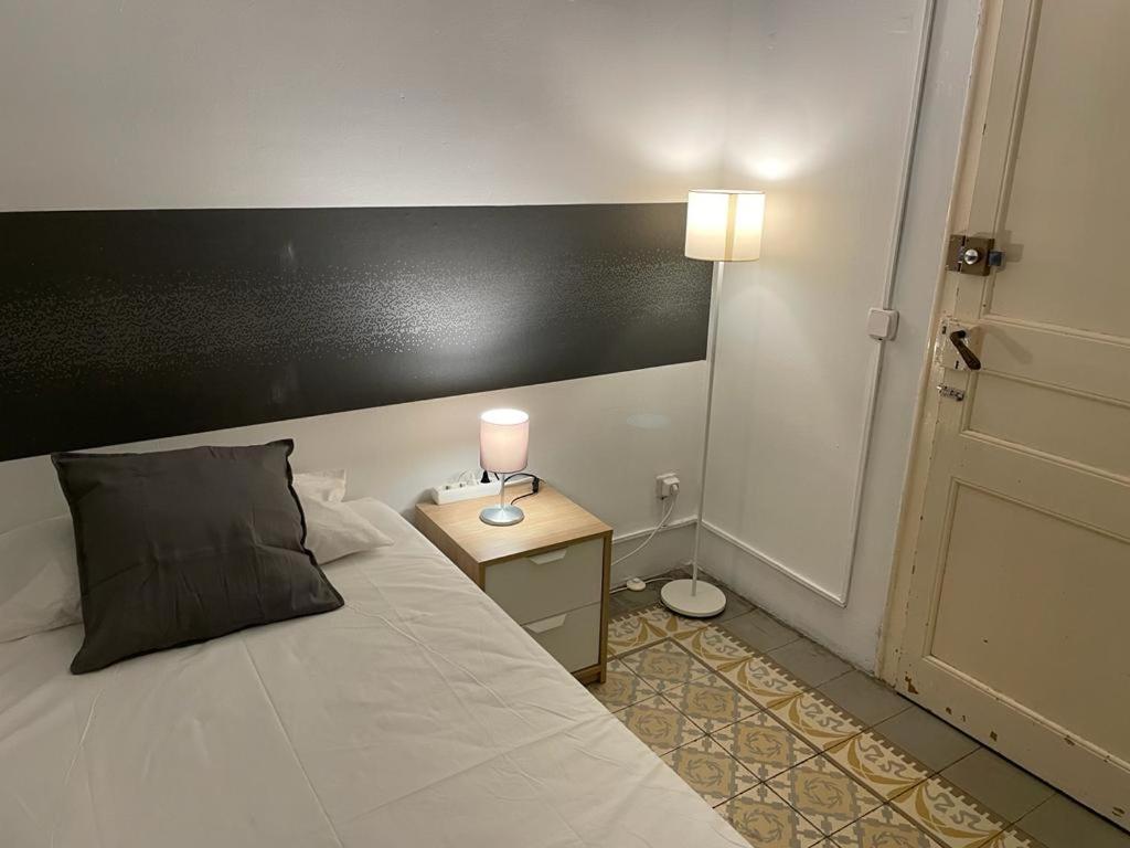 Standard Single Room with Shared Bathroom photo 3
