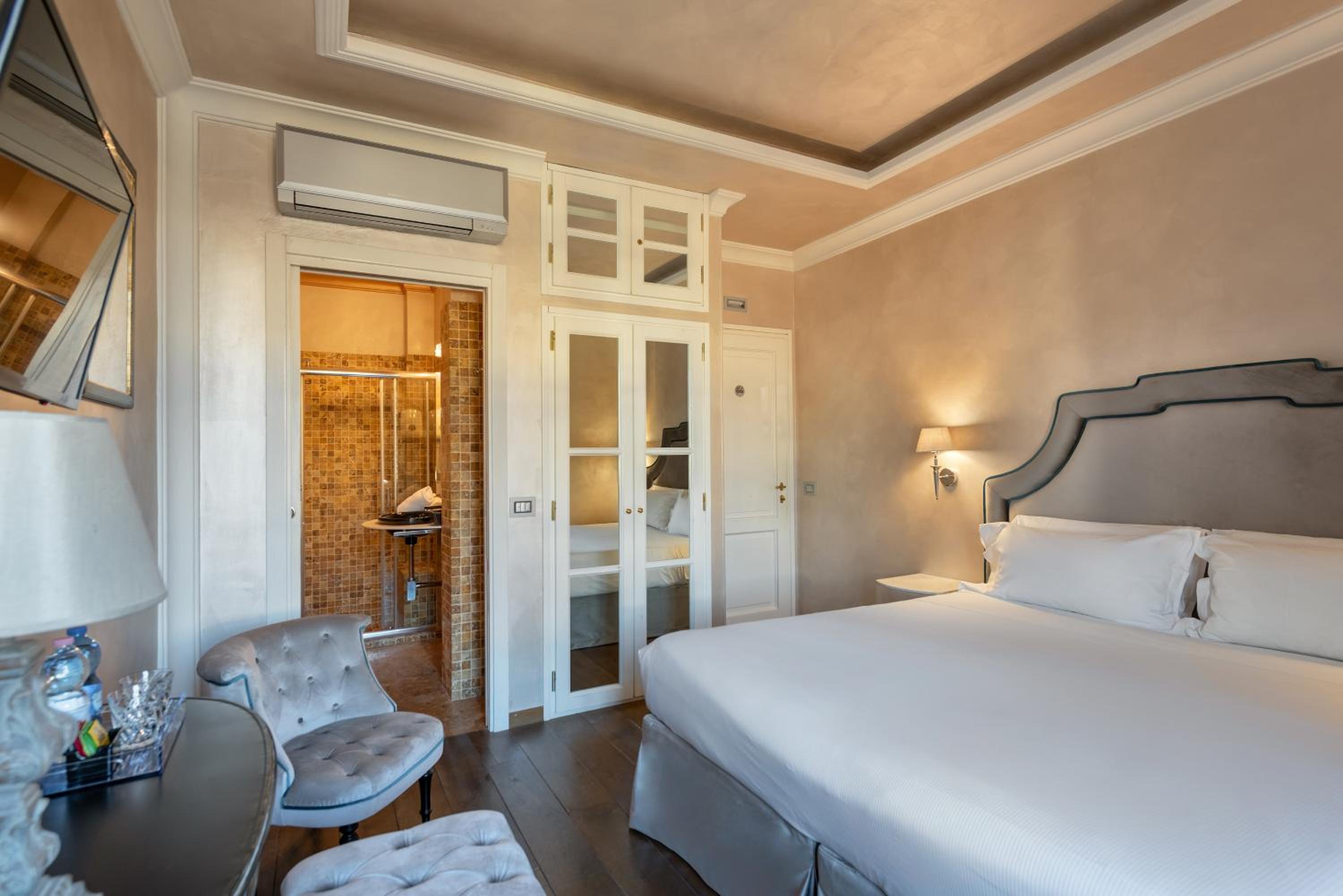 Double Room with City View photo 3