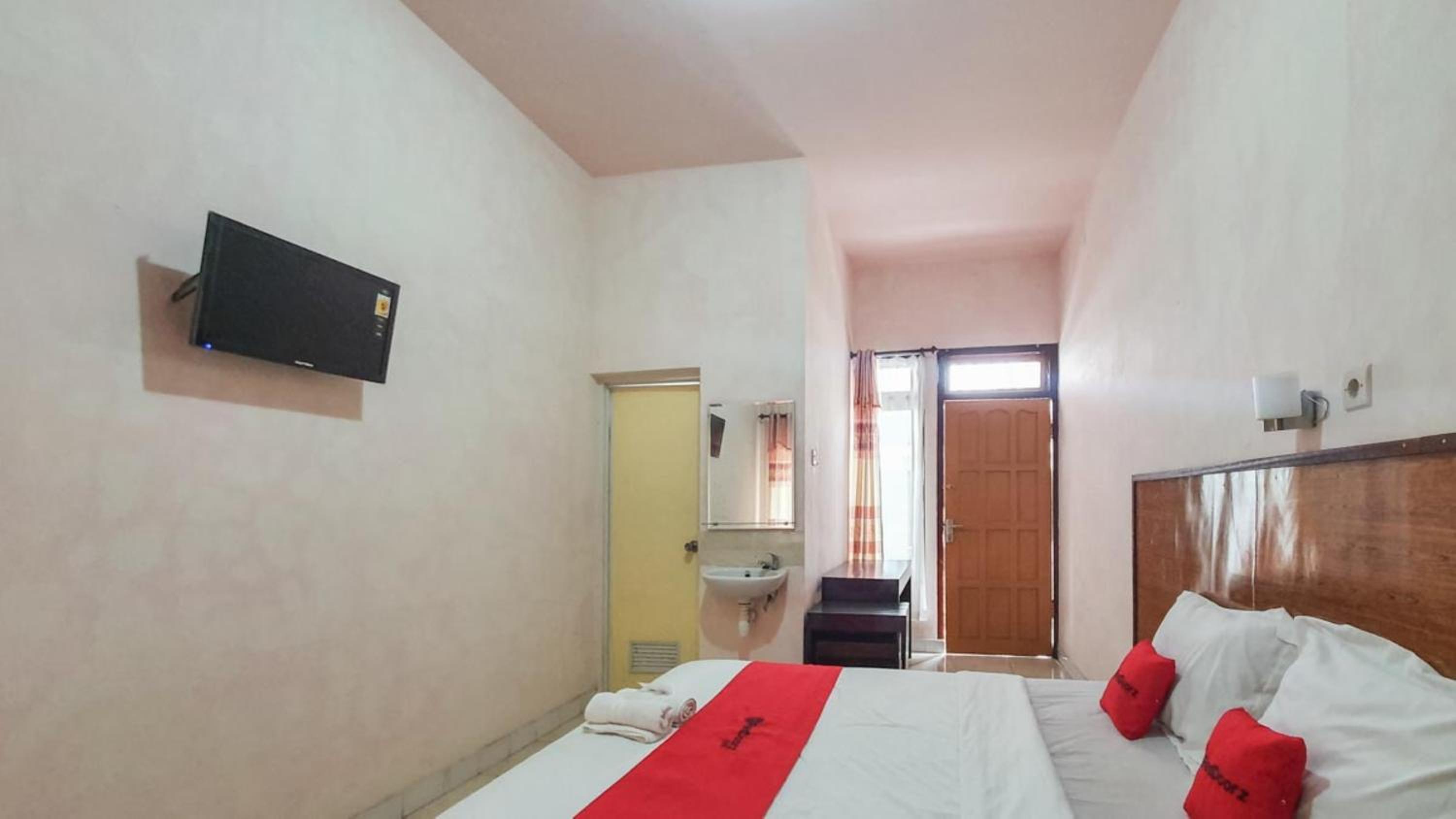 Standard Double Room - Photo 4