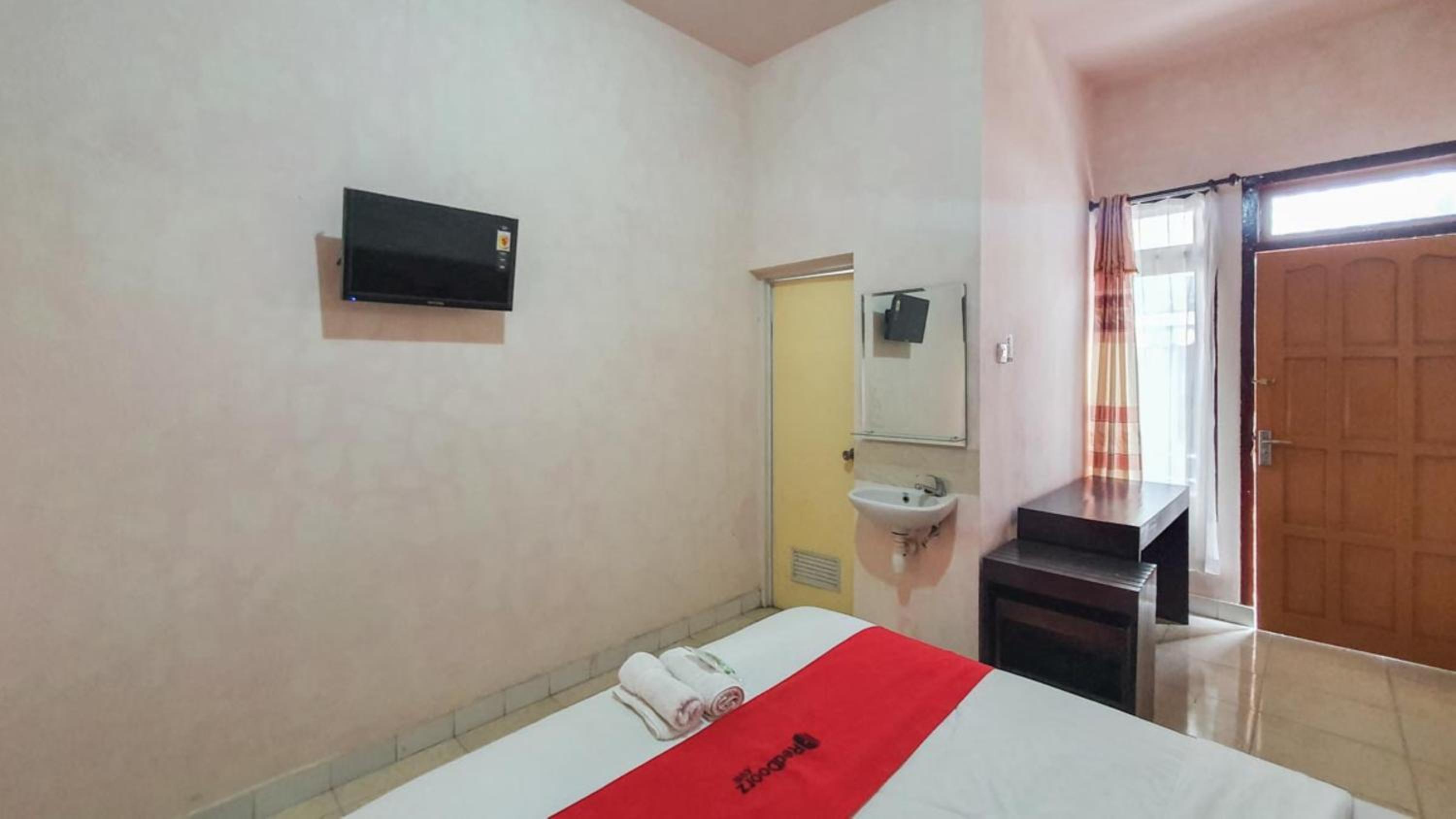 Standard Double Room - Photo 3