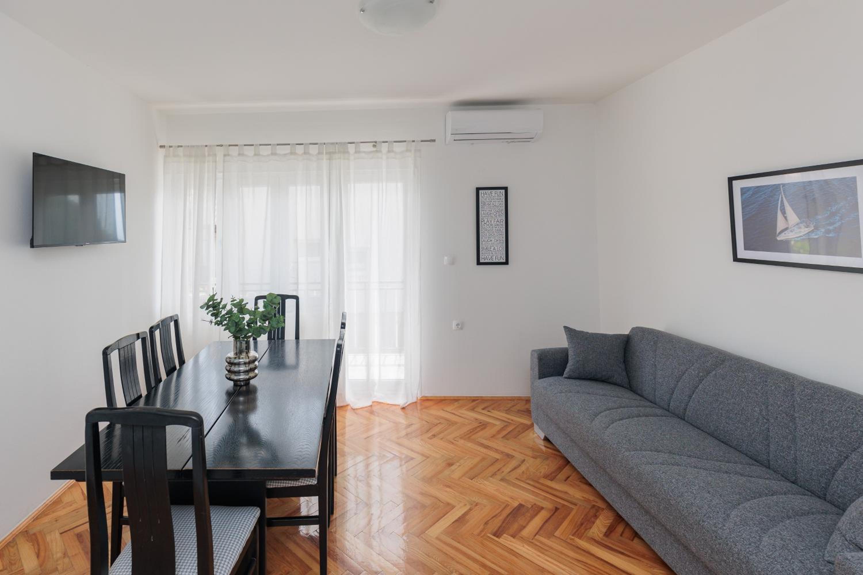 Three-Bedroom Apartment - Photo 6