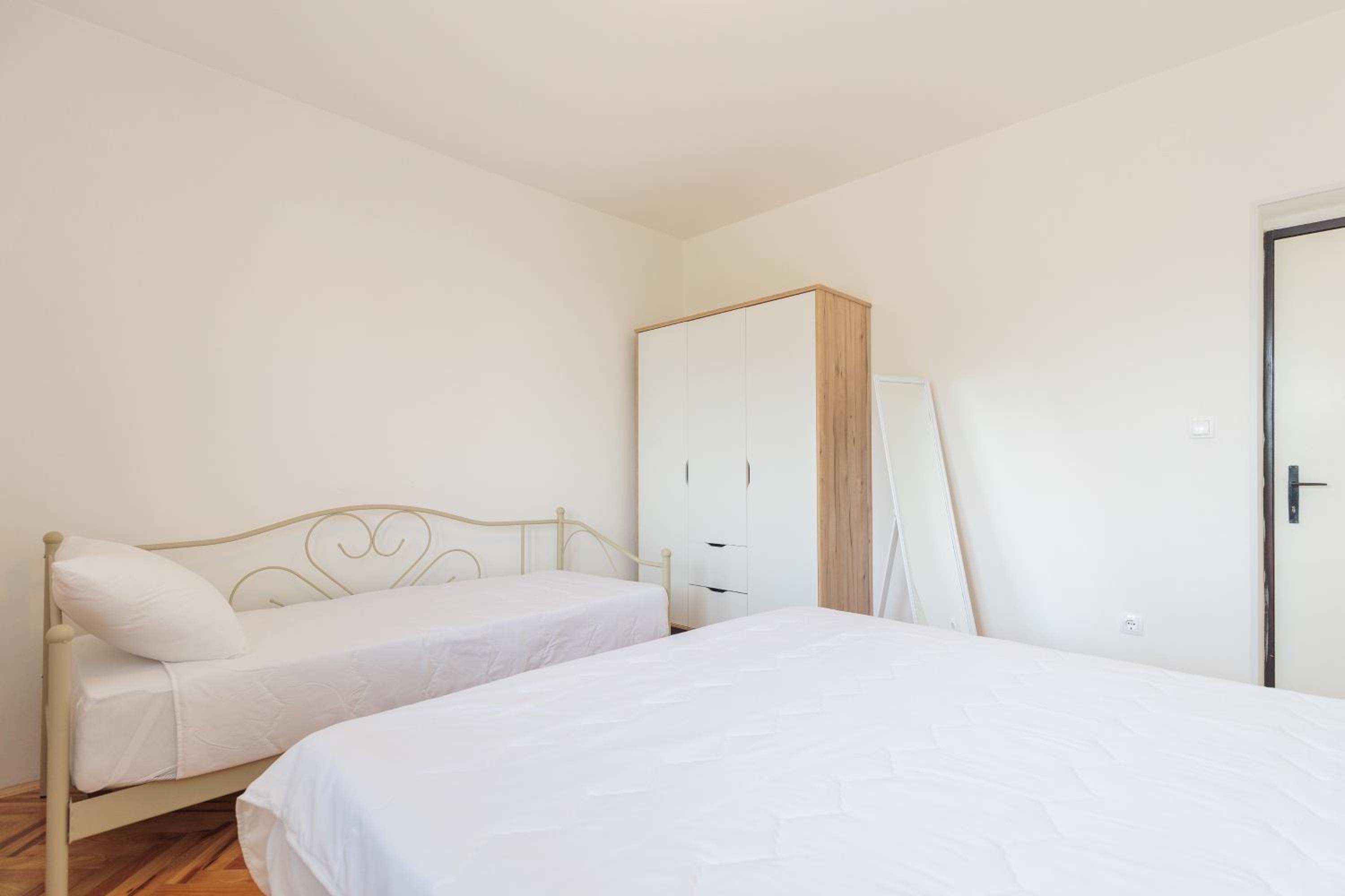Three-Bedroom Apartment - Photo 7
