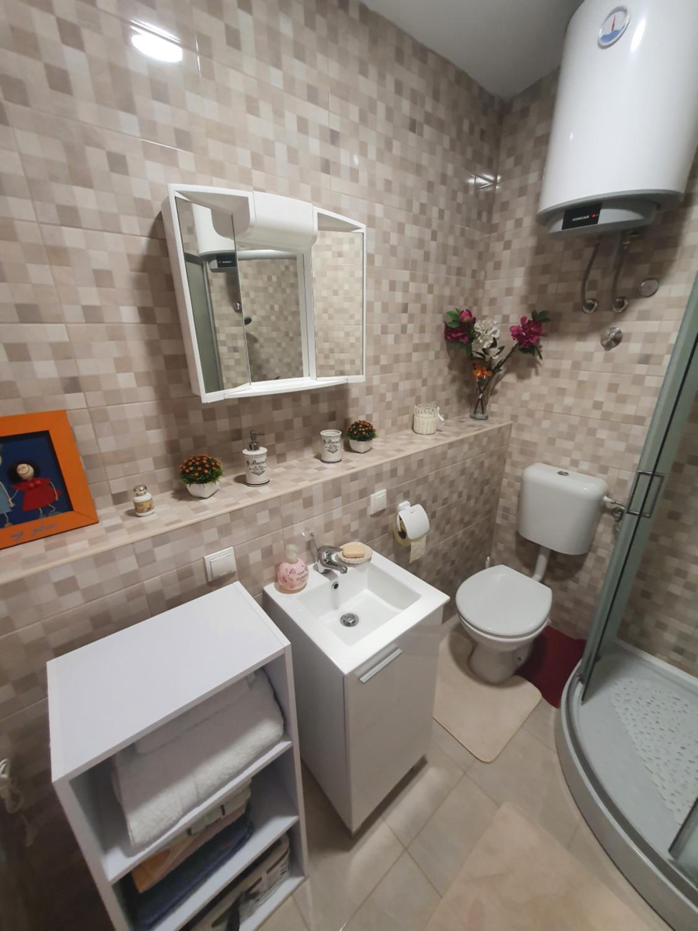 One-Bedroom Apartment - Photo 20