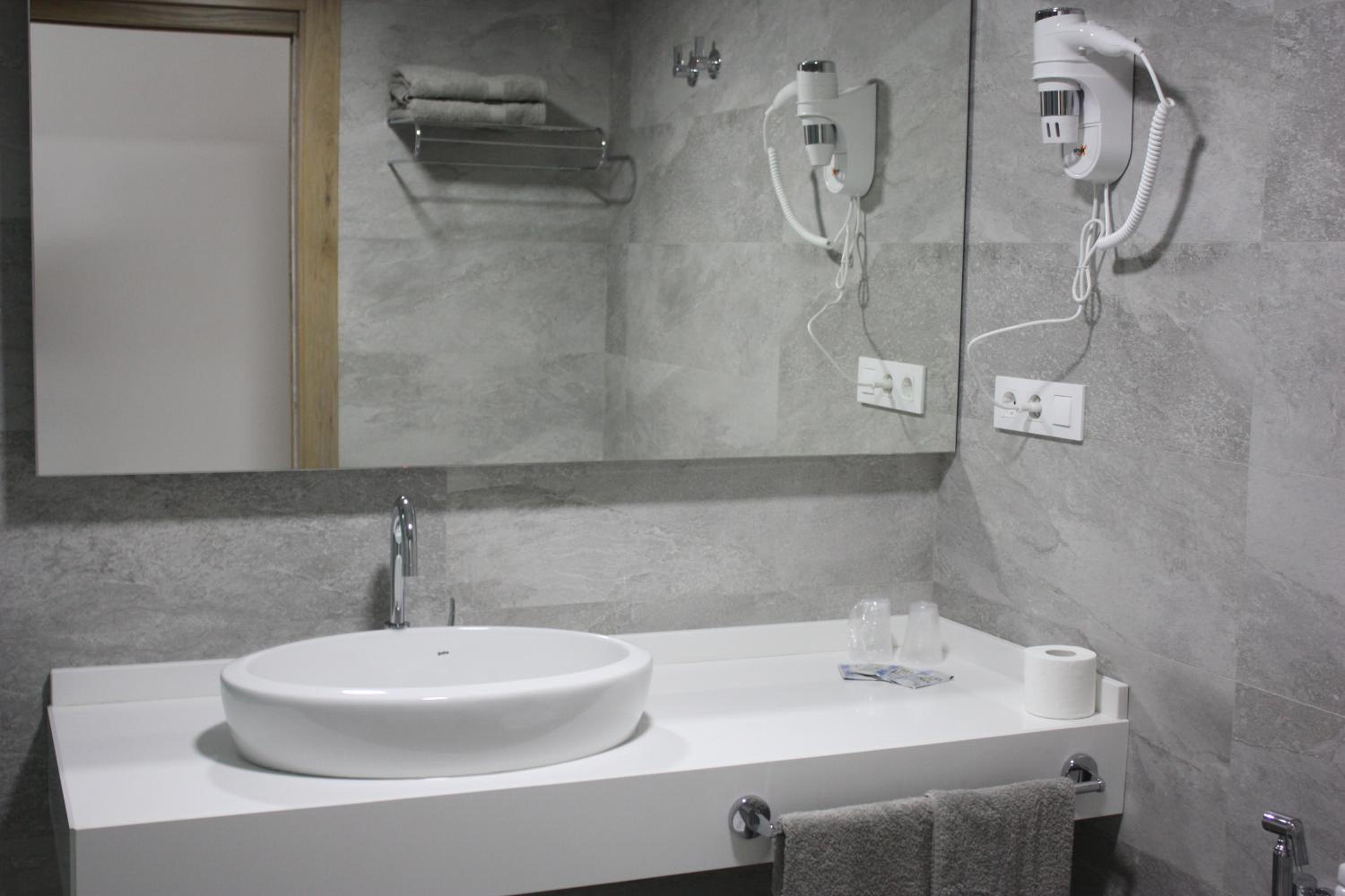 Superior Triple Room photo 3