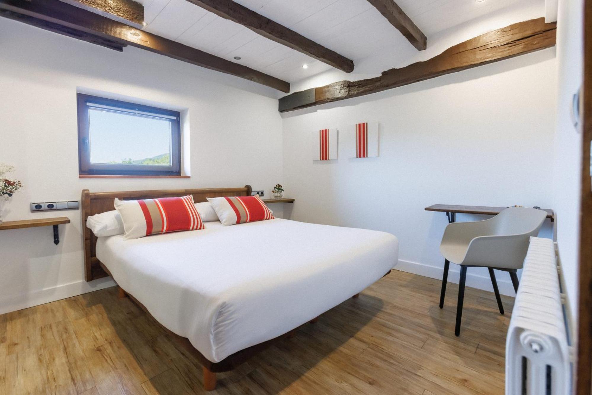 Double Room - Photo 5