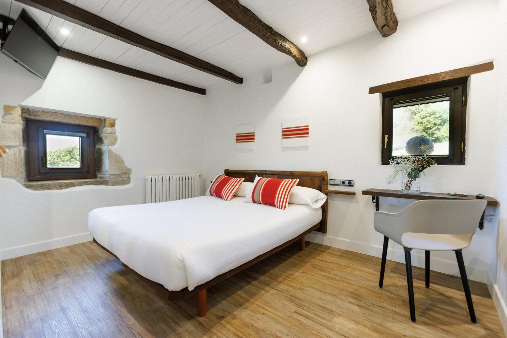 Double Room - Photo 11