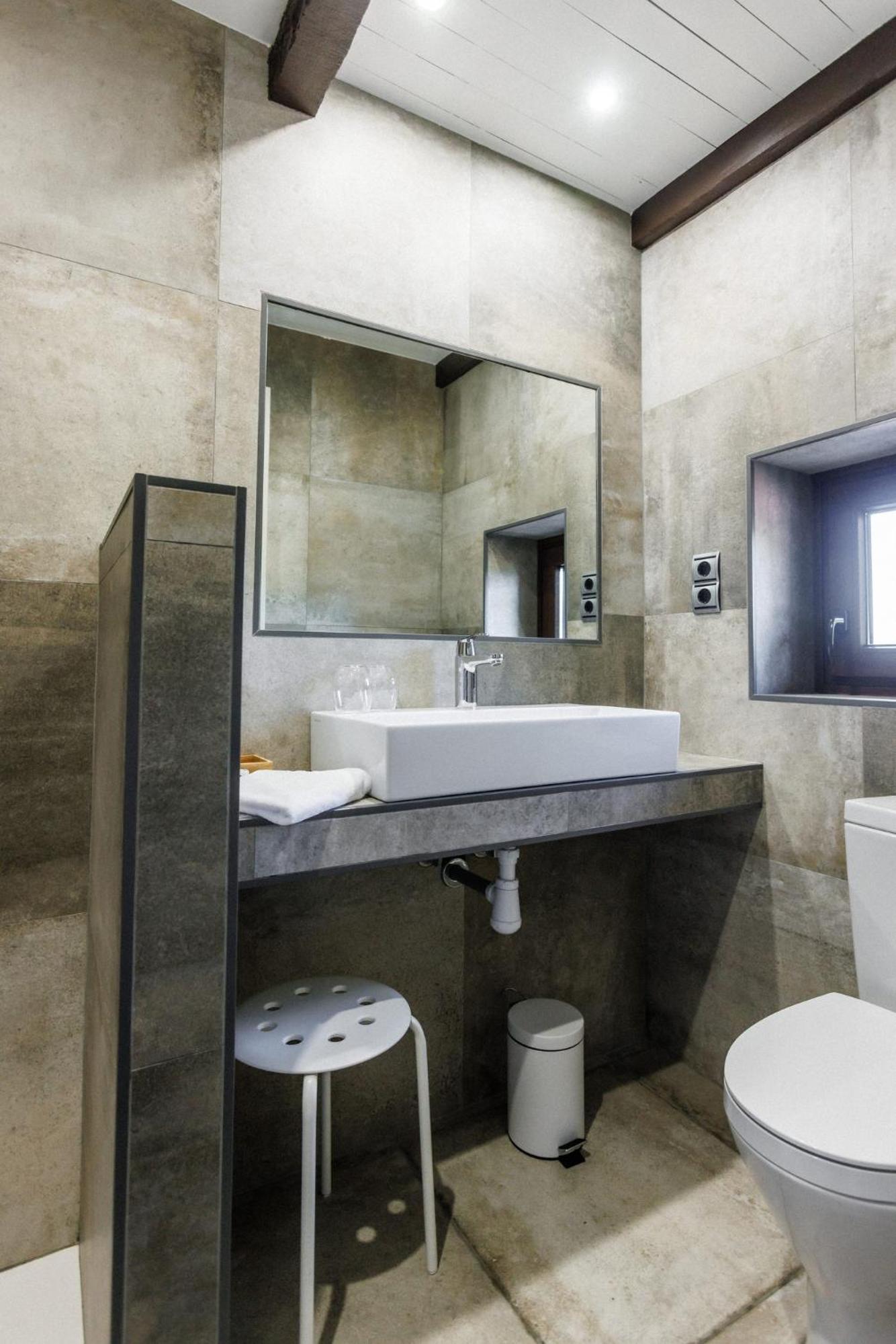 Double Room - Photo 10