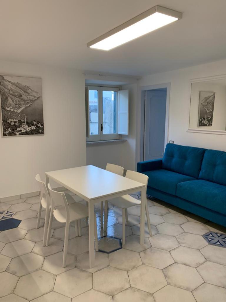 Apartment photo 2