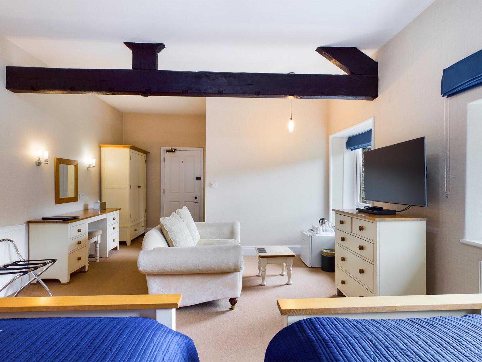 Superior Triple Room photo 3