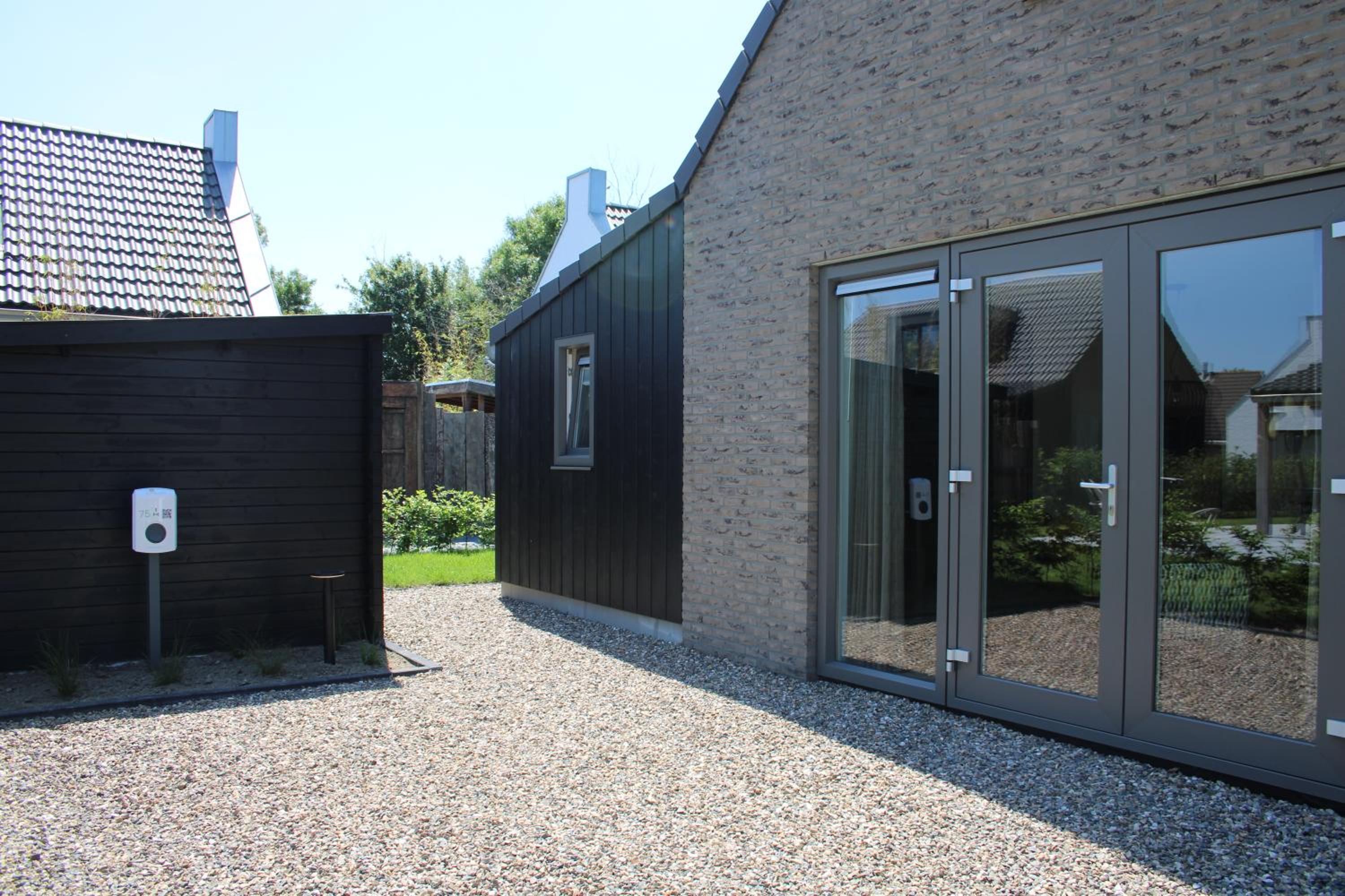 Three-Bedroom House photo 2