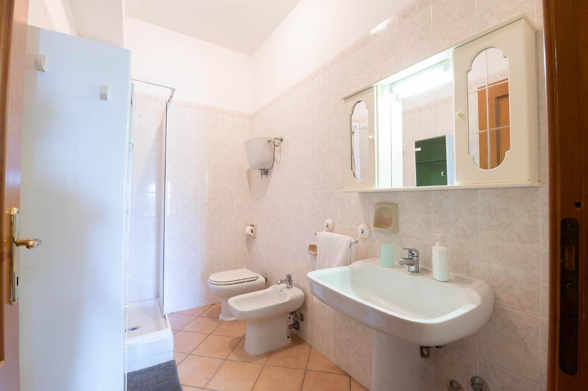 Quadruple Room with Private Bathroom photo 2