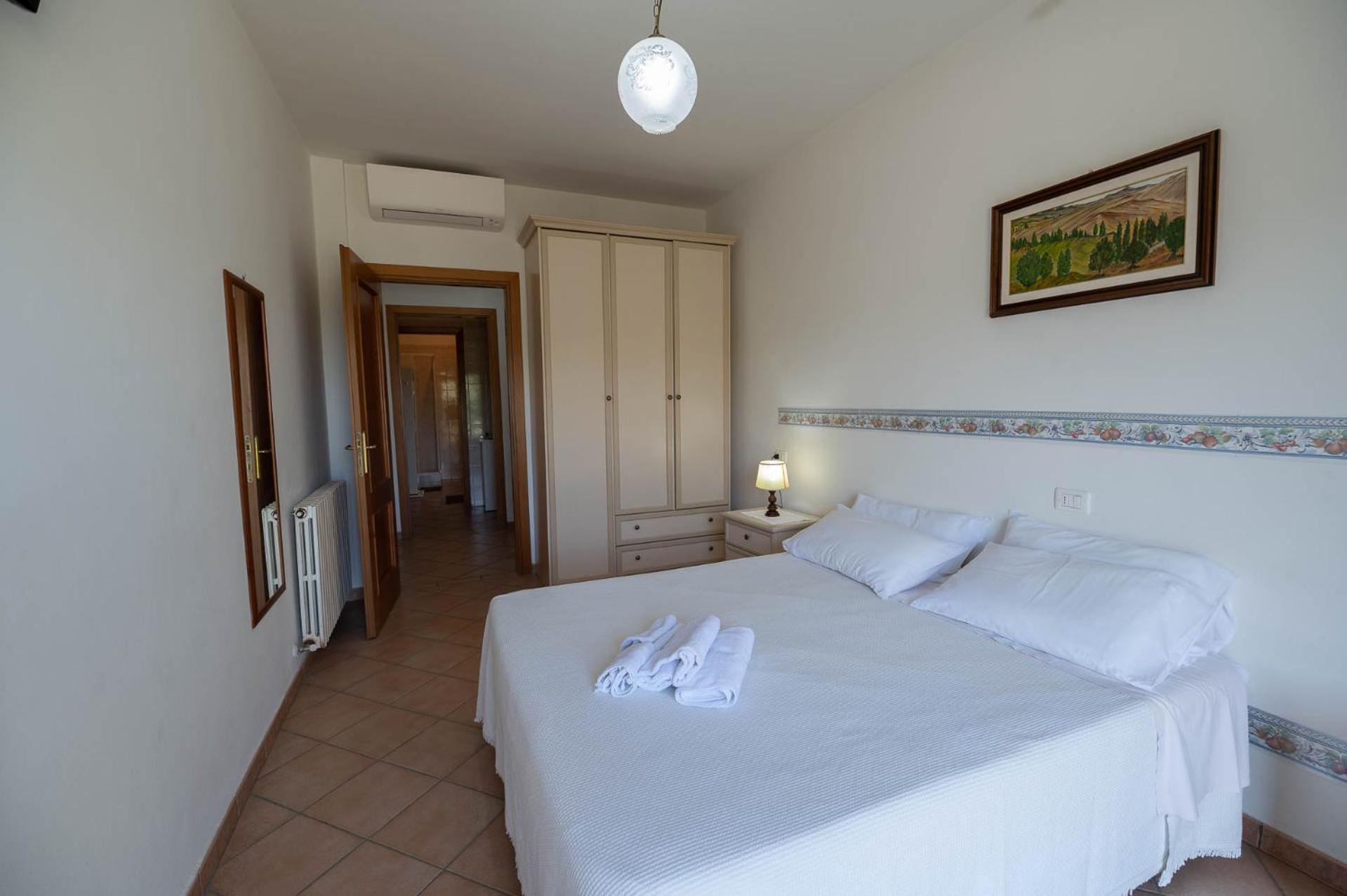 Quadruple Room with Private Bathroom photo 3