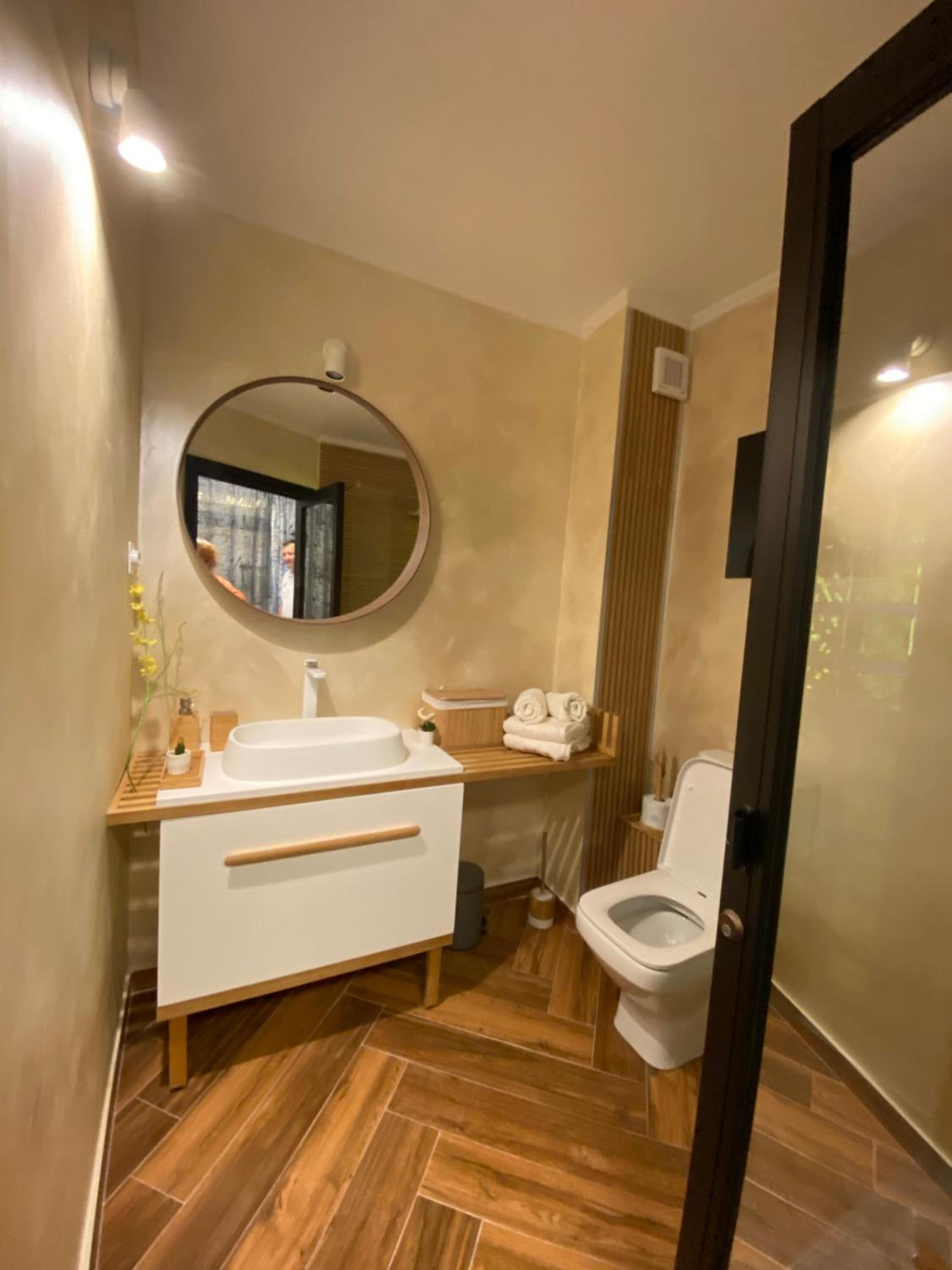 One-Bedroom Apartment - Photo 10