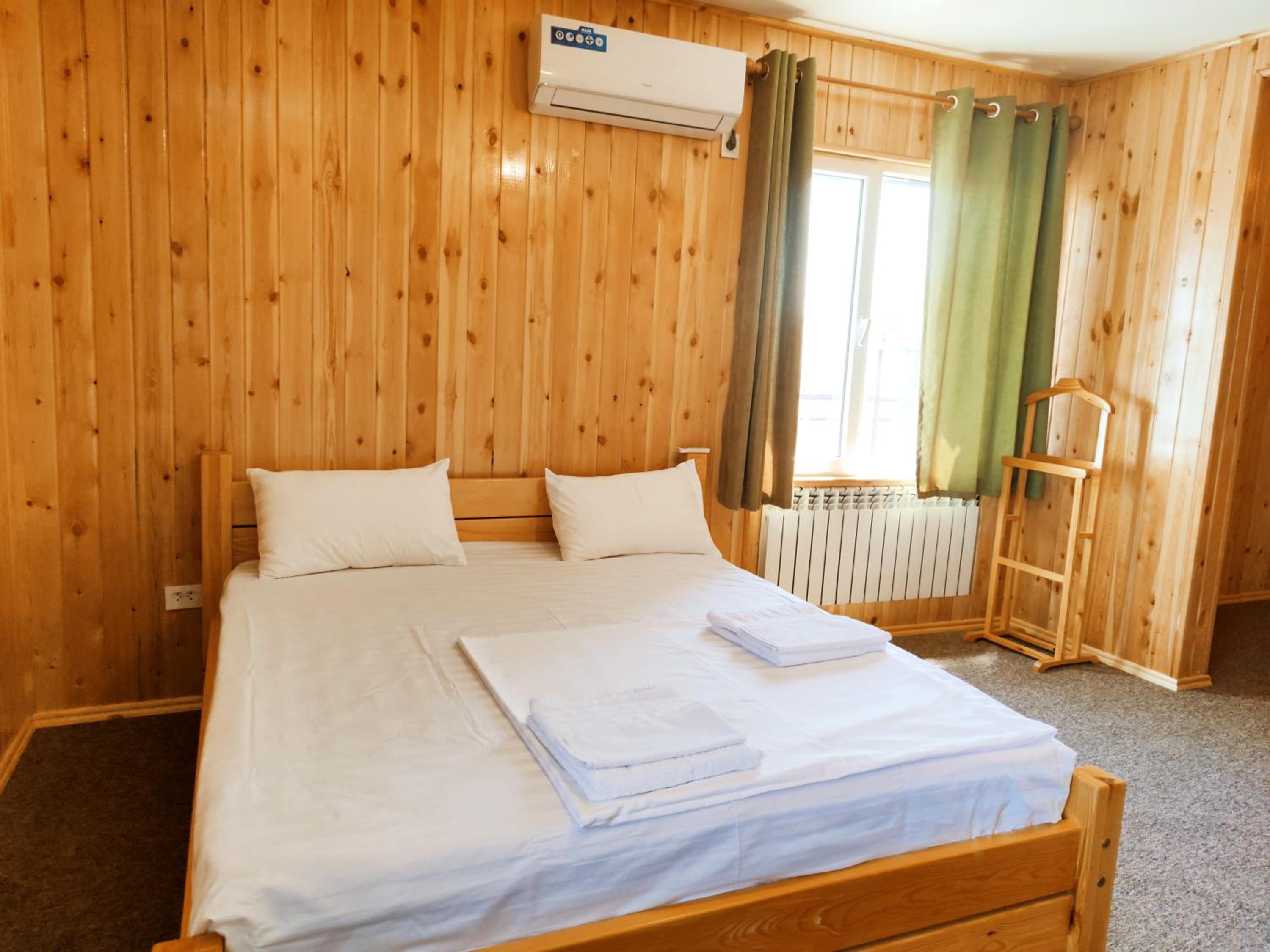 Double Room - Photo 5