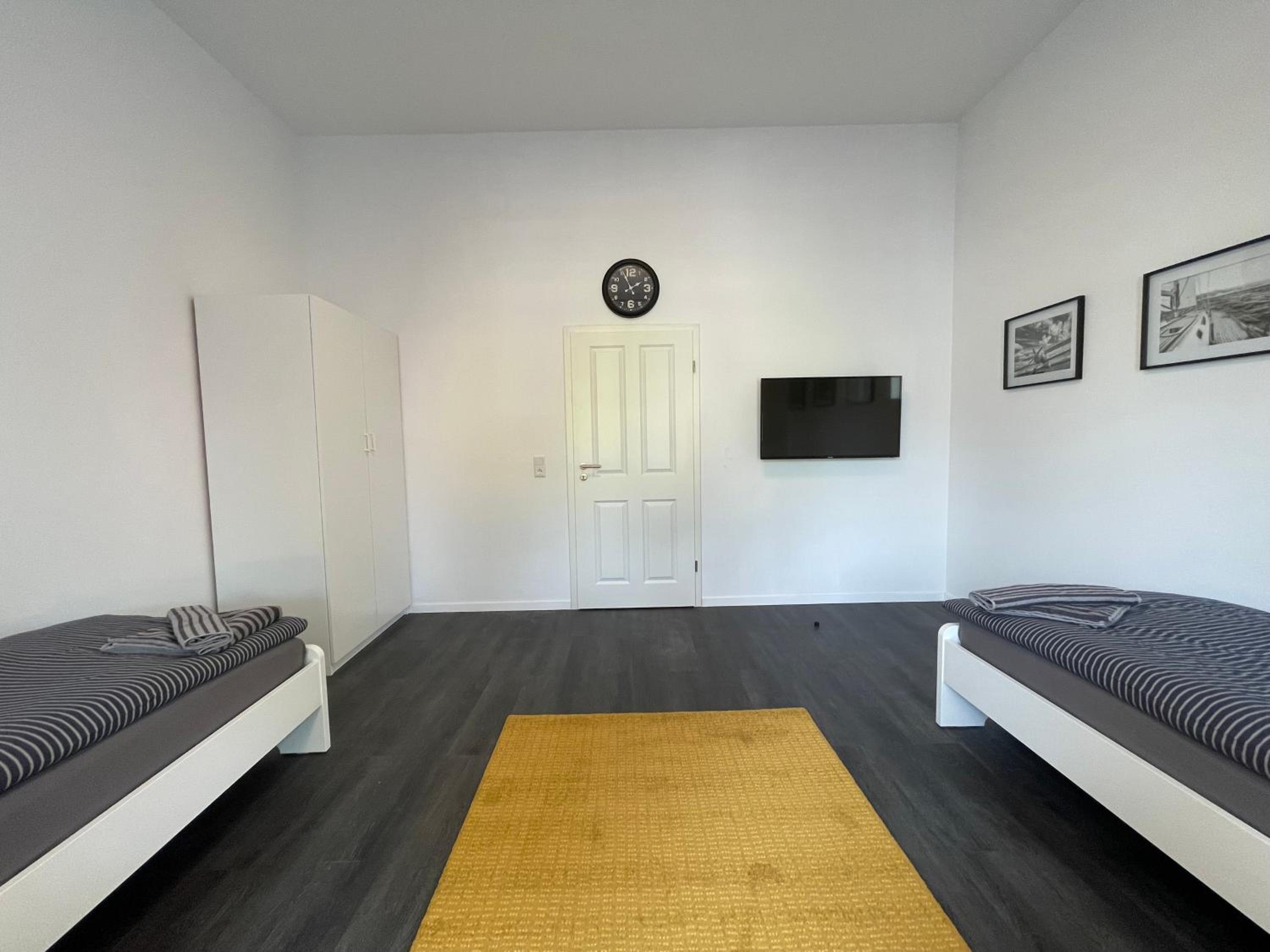 Three-Bedroom Apartment photo 2