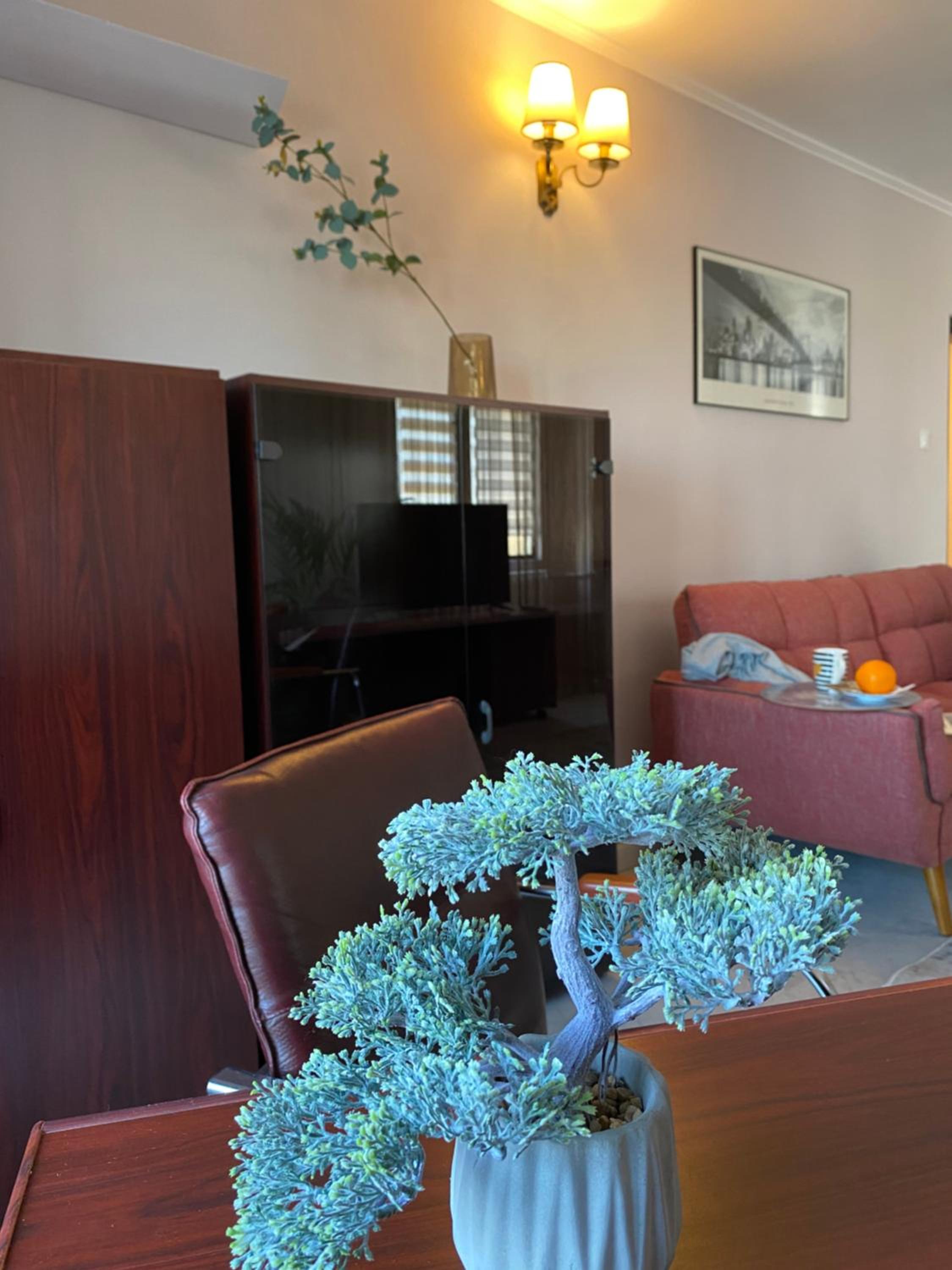 One-Bedroom Apartment - Photo 2