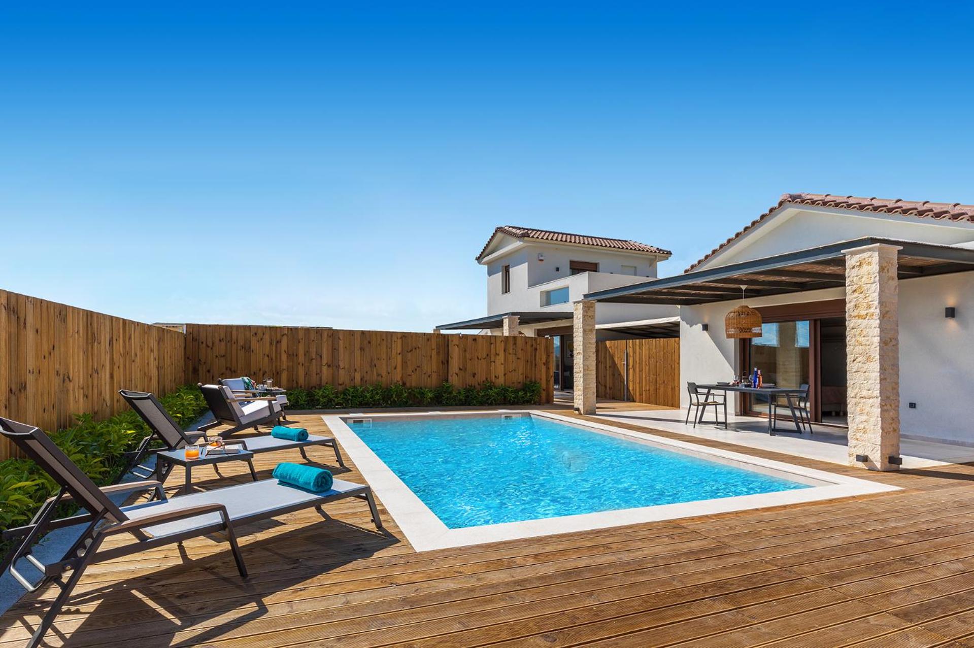 Villa photo 2