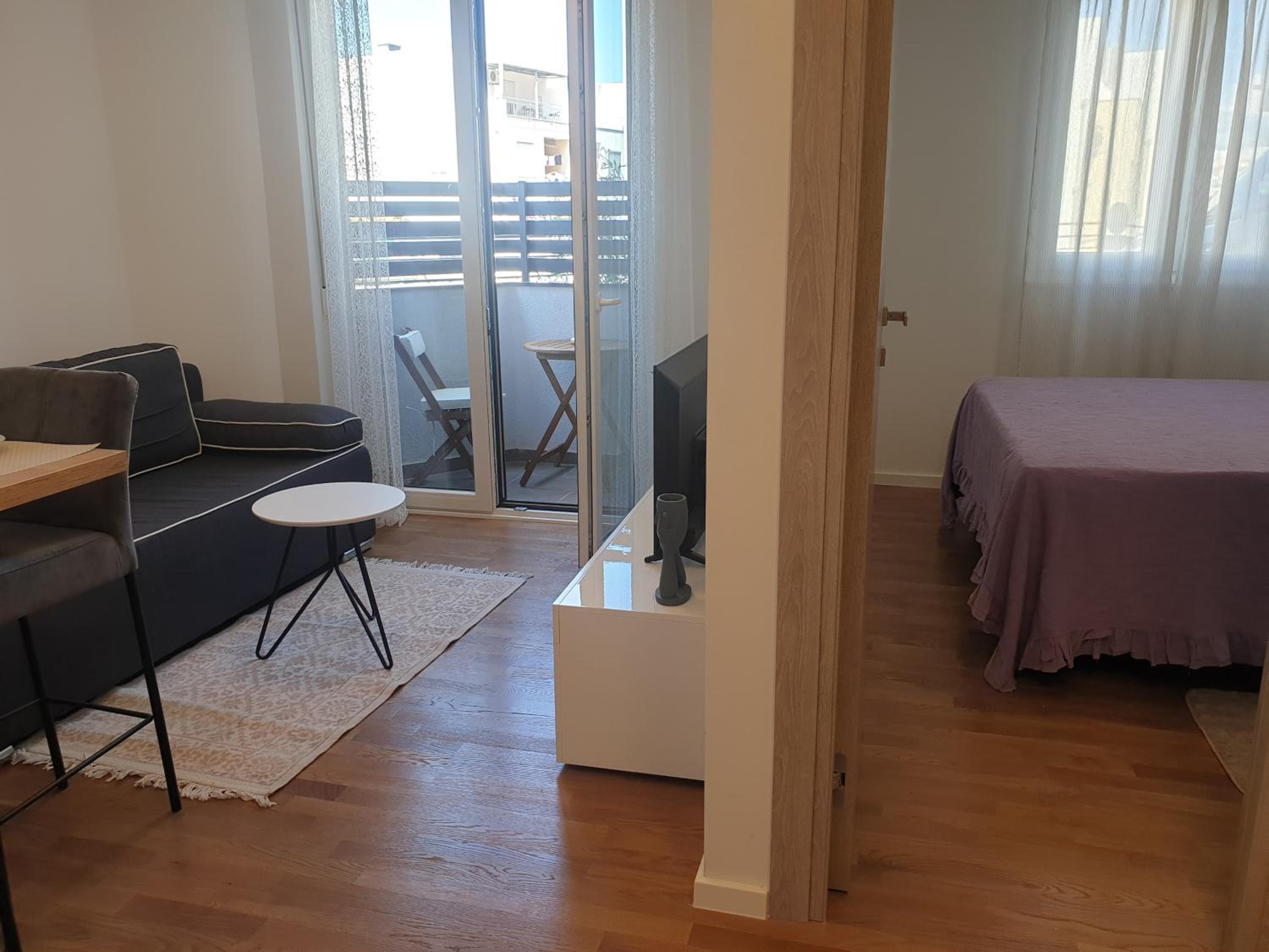 One-Bedroom Apartment - Photo 6