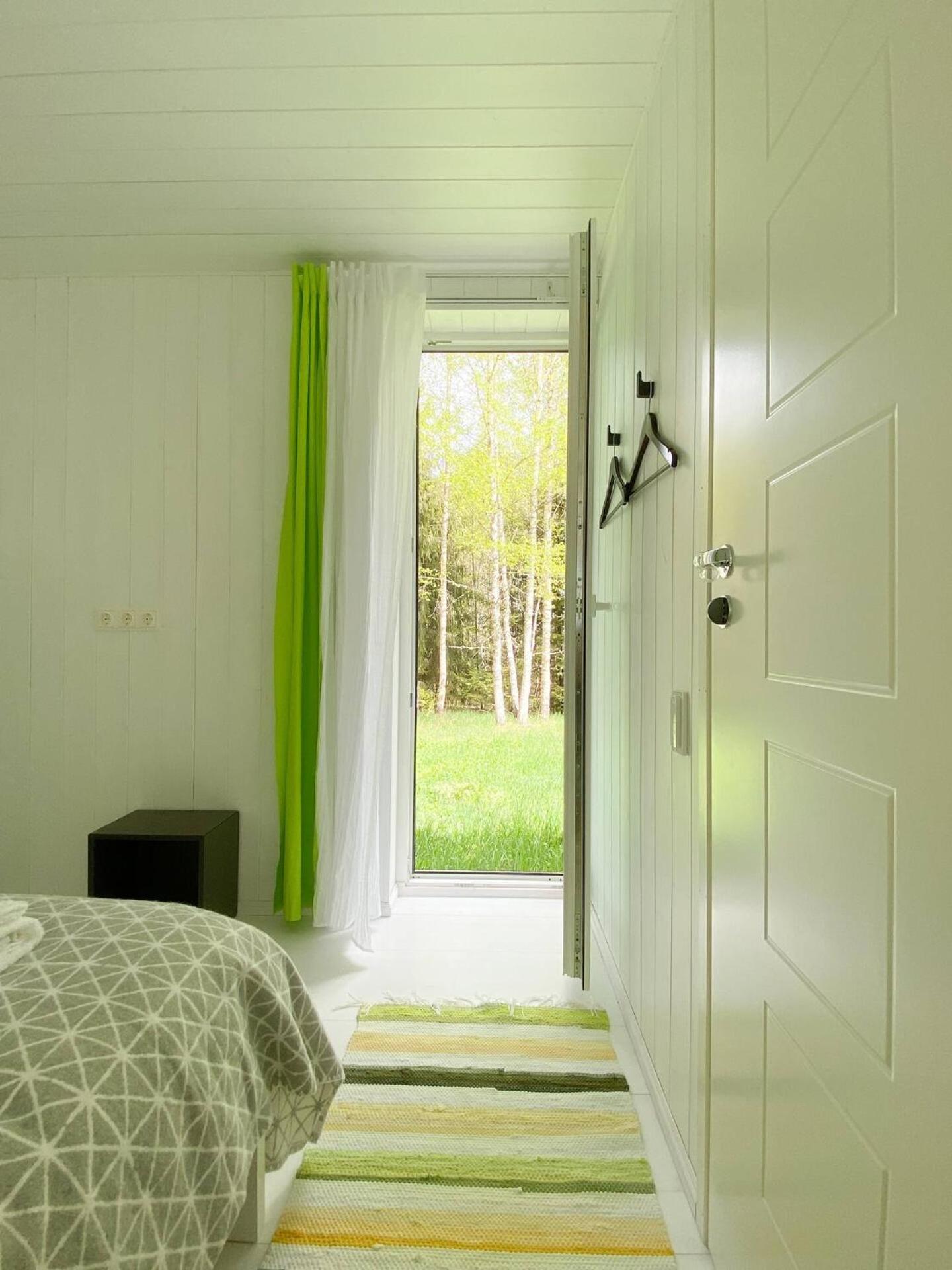 Two-Bedroom House - Photo 2