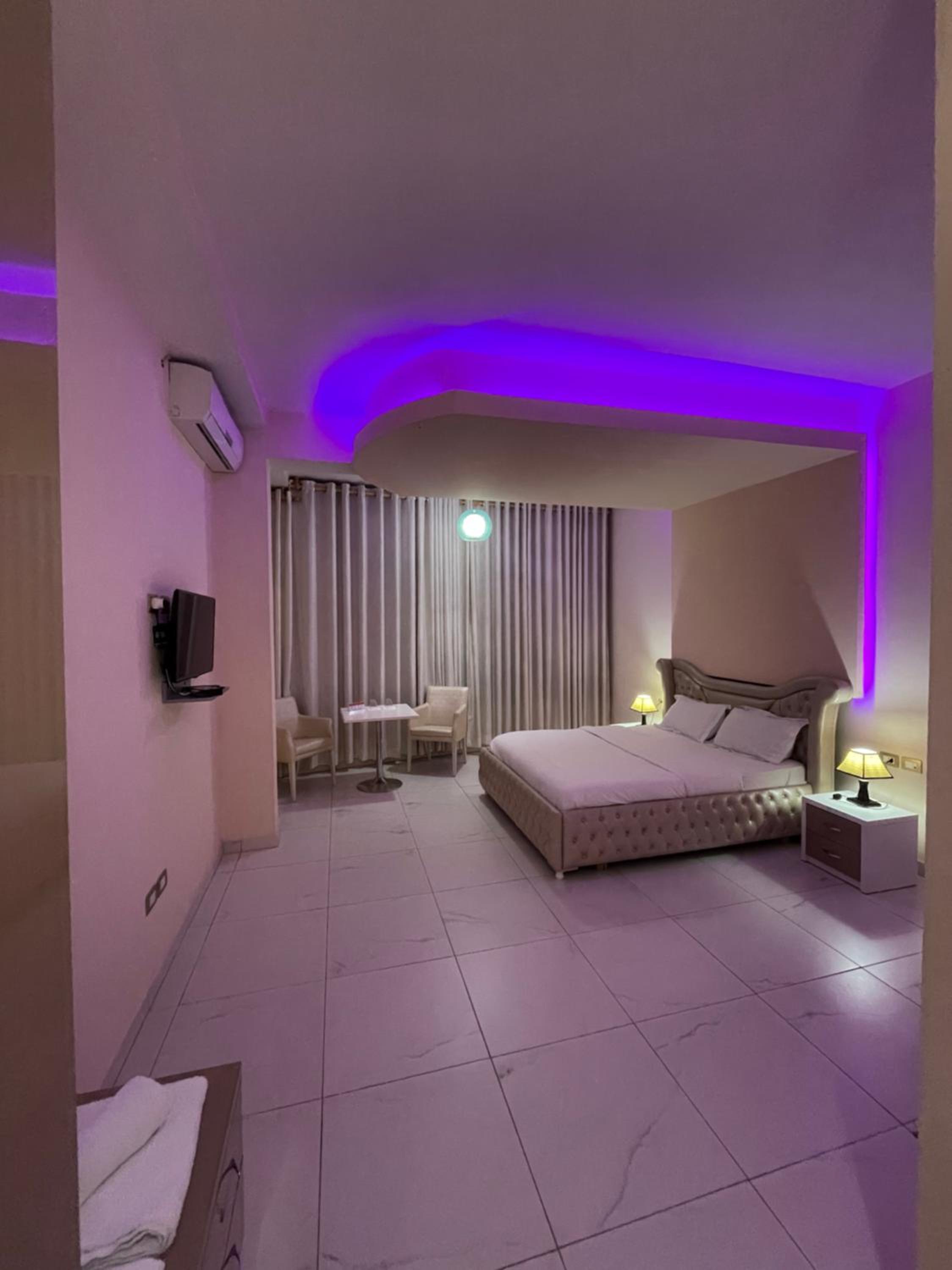 Double Room with Spa Bath photo 3