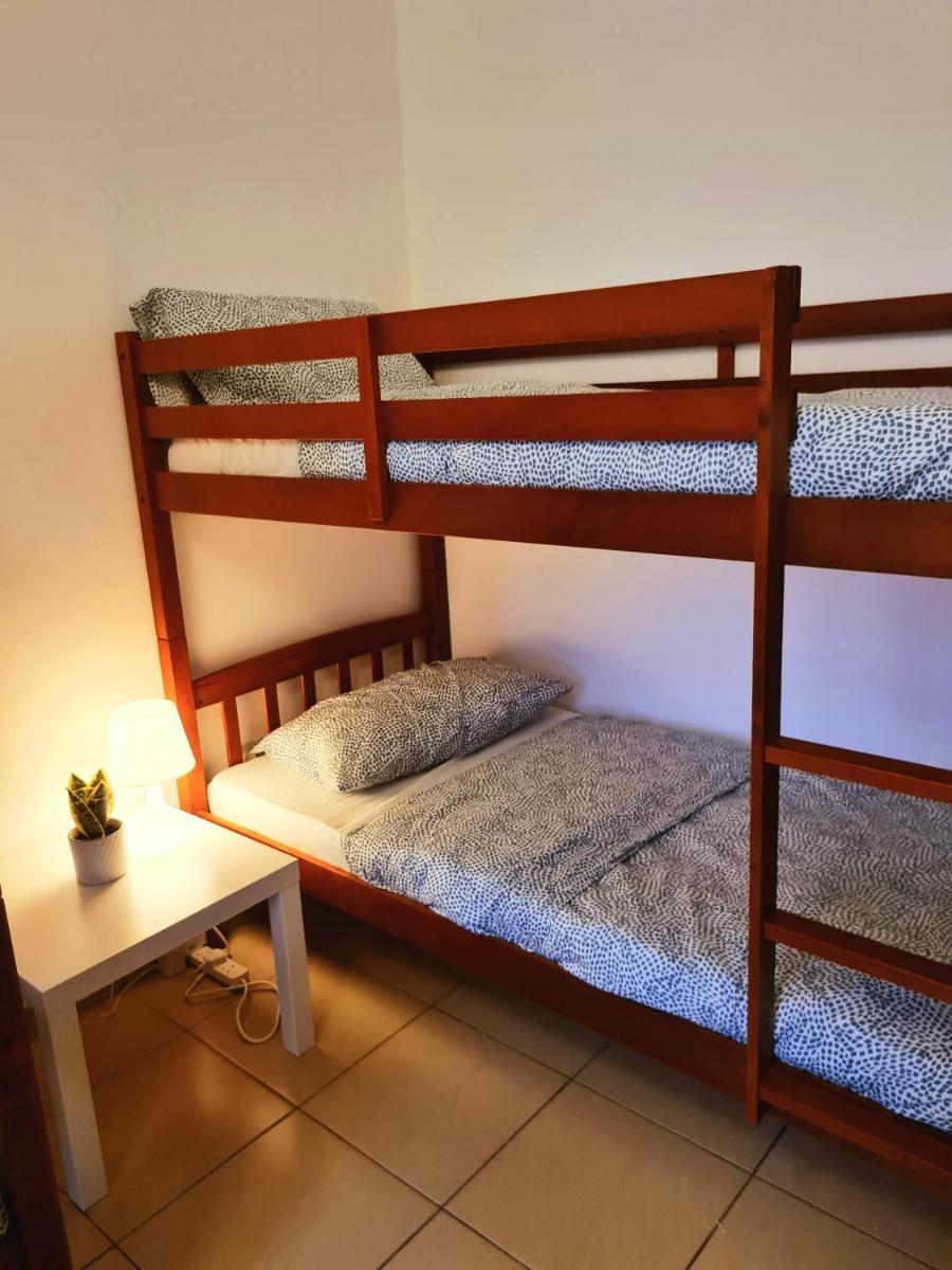 Bed in 8-Bed Mixed Dormitory Room photo 2