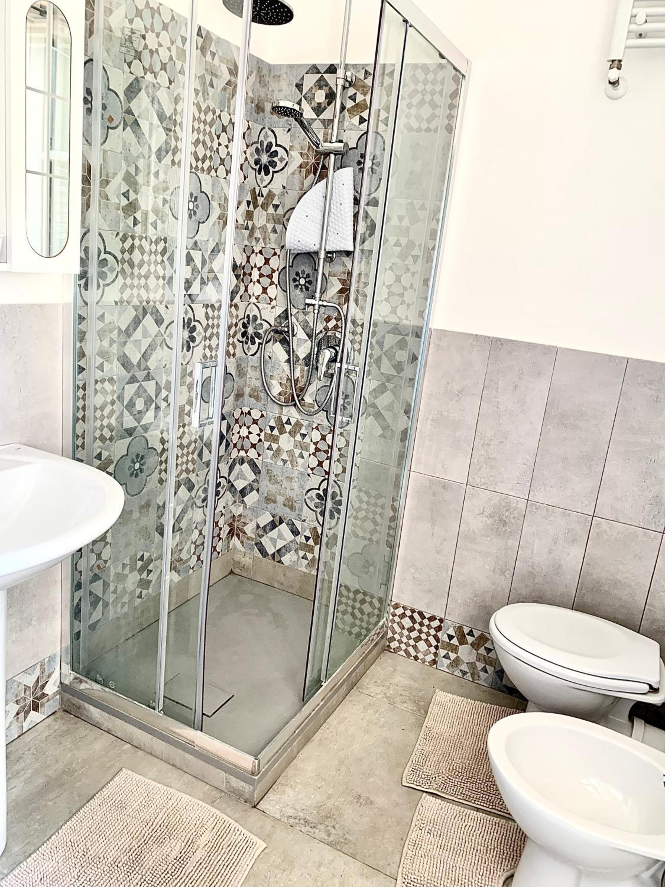 Suite with City View - Photo 19