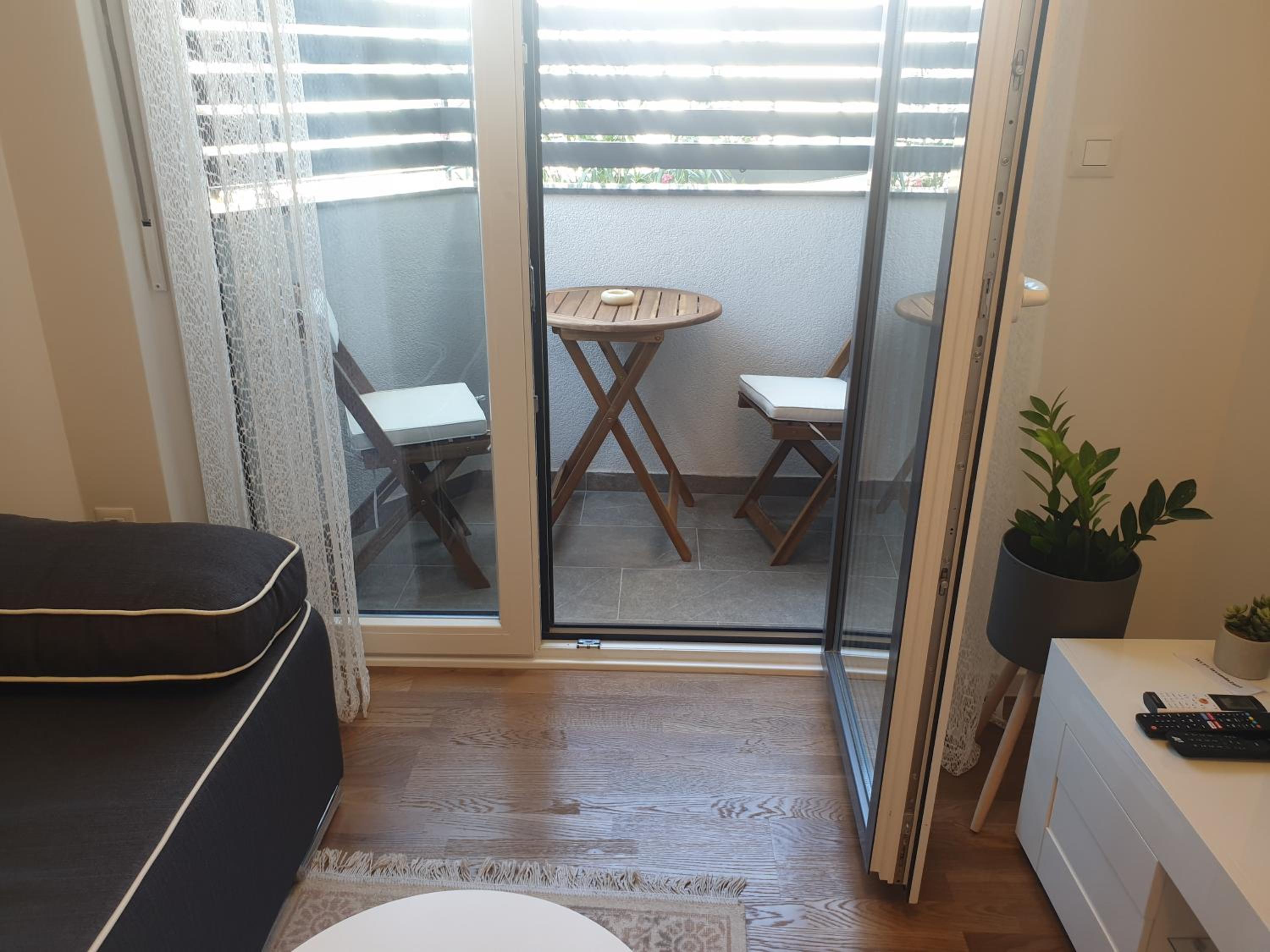 One-Bedroom Apartment - Photo 8