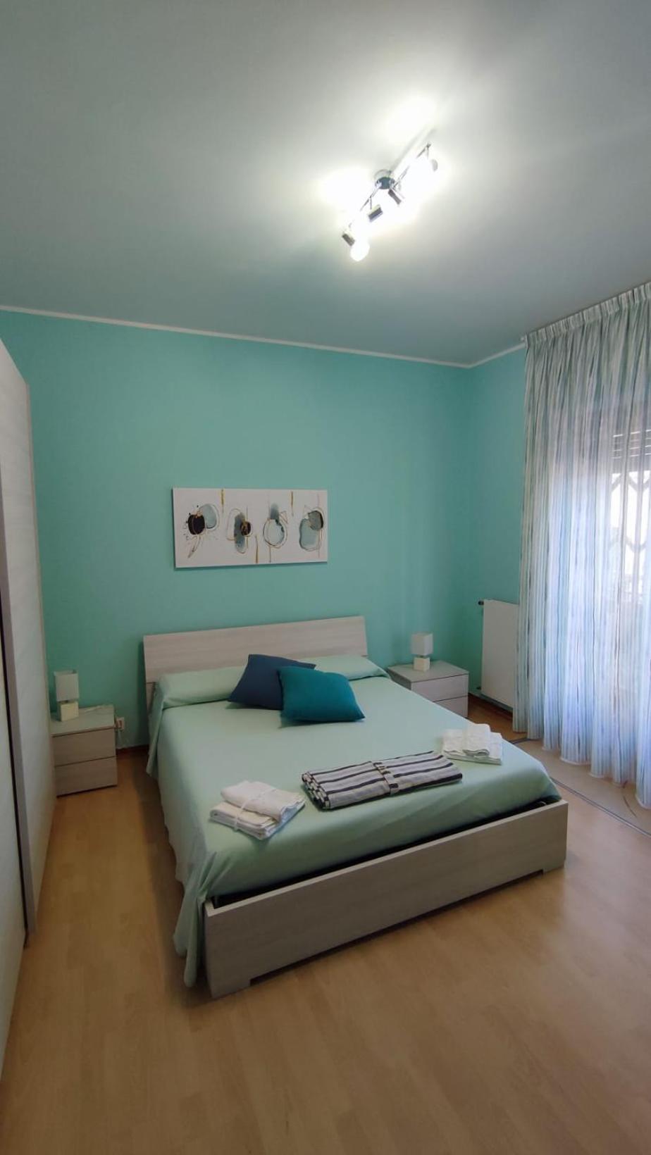 Three-Bedroom Apartment photo 2