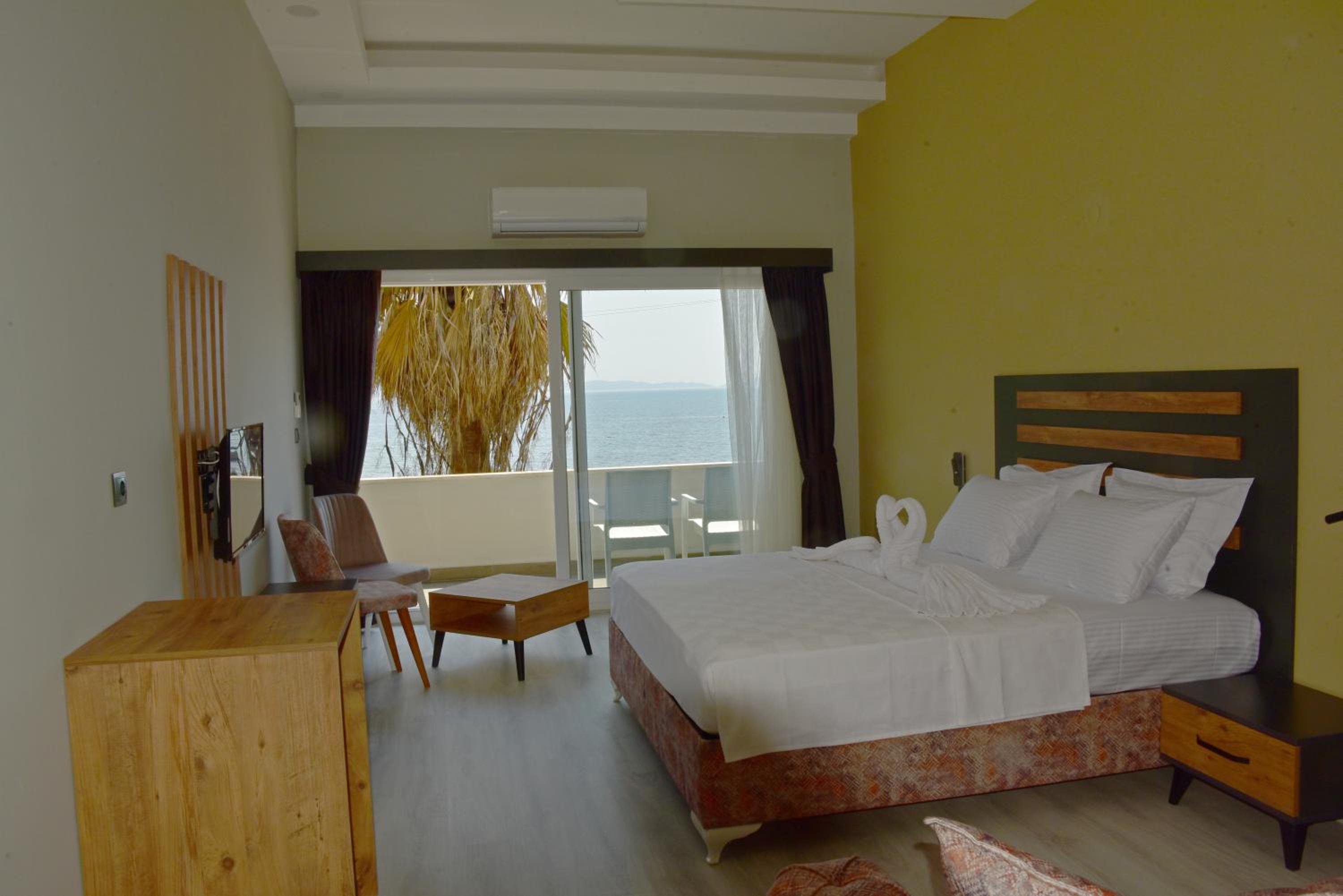Triple Room with Sea View