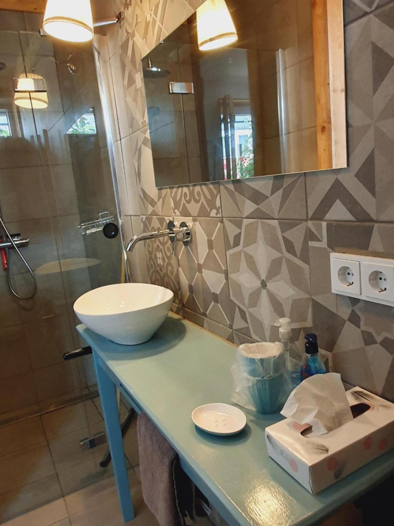Double Room with Private Bathroom photo 2