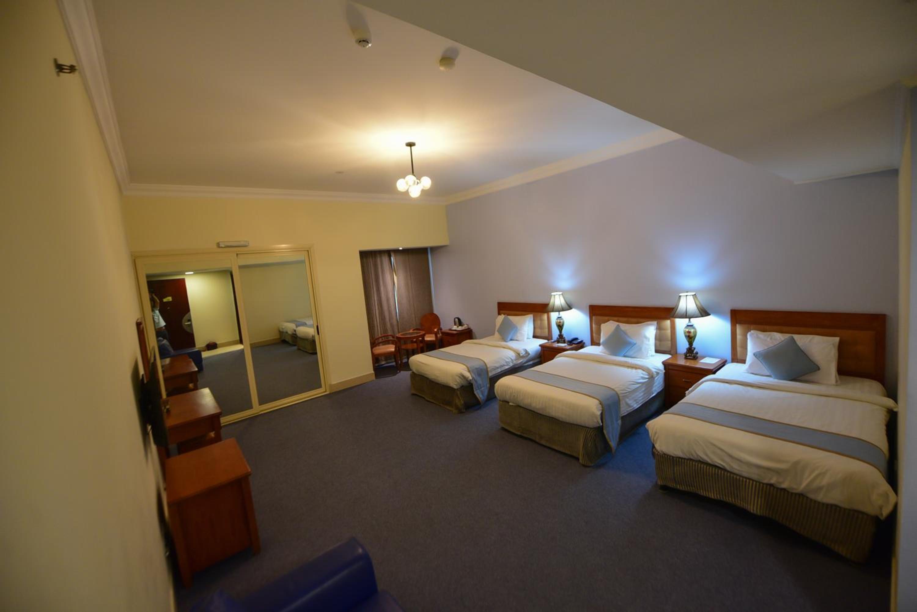 Deluxe Triple Room - Photo 2