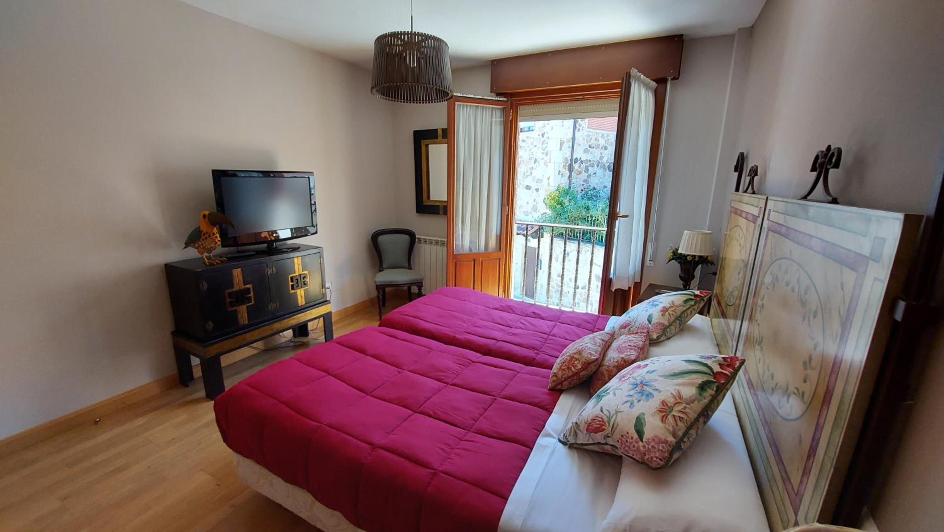 Four-Bedroom House photo 3