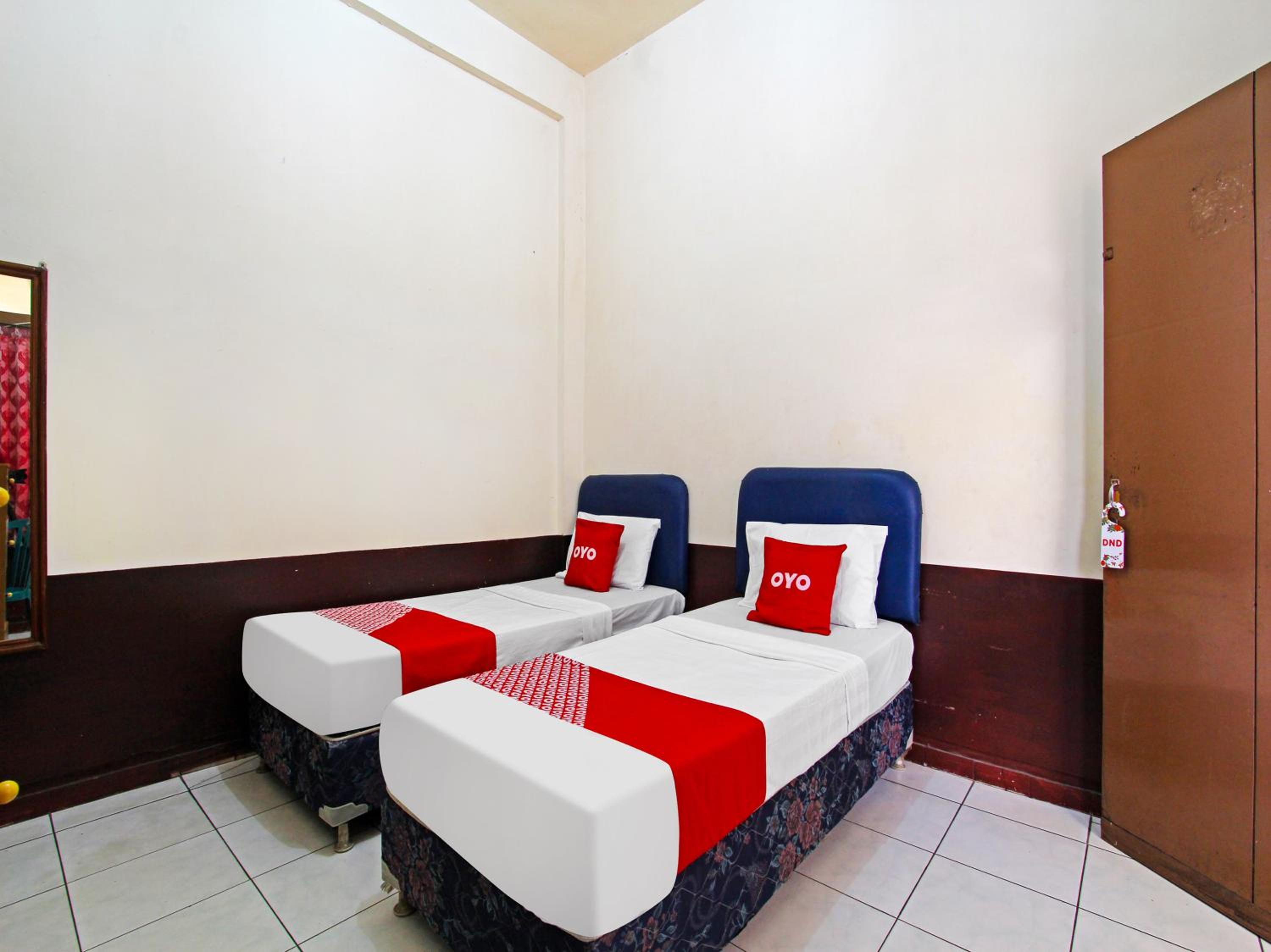 Standard Twin Room - Photo 3