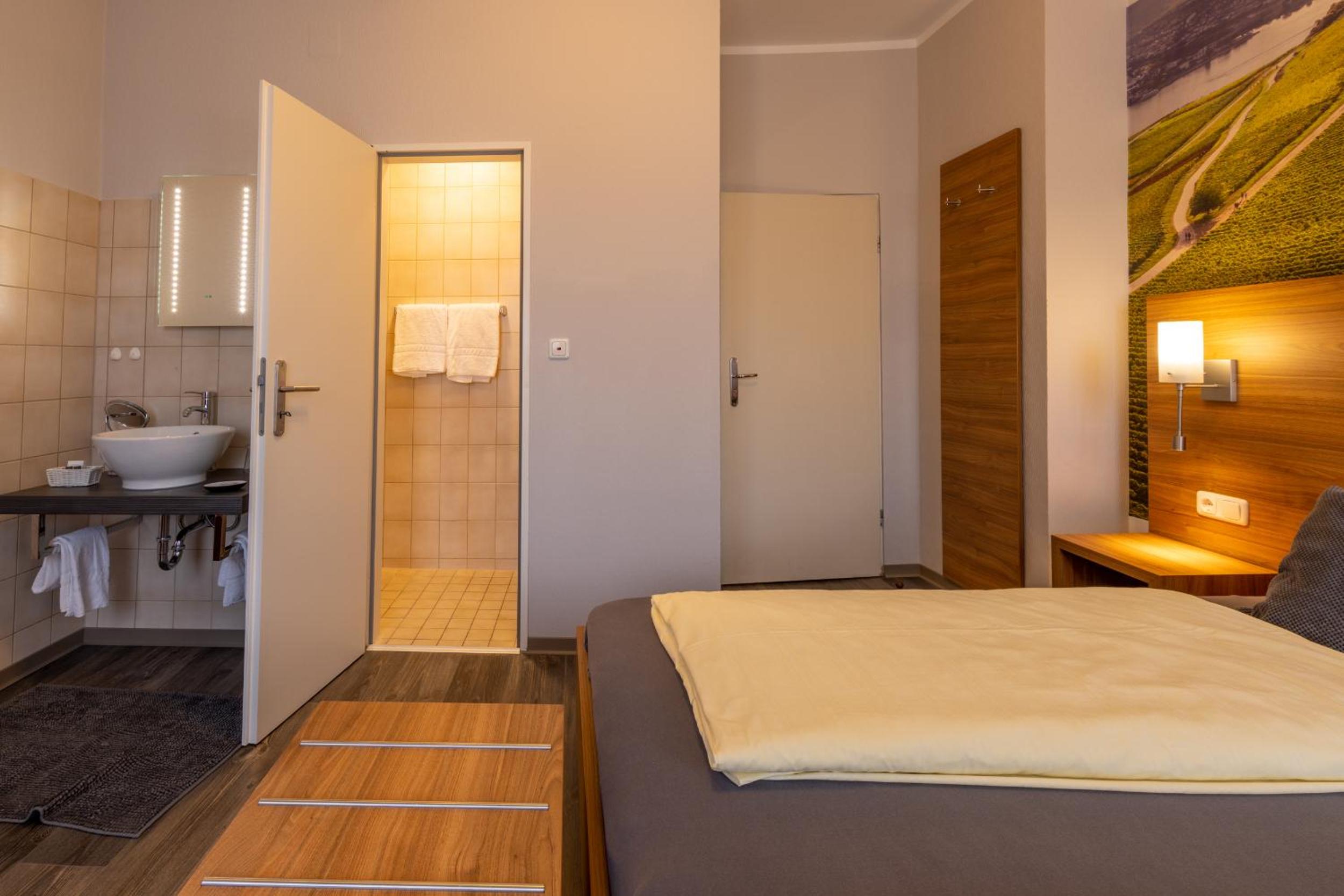 Double Room - Photo 32