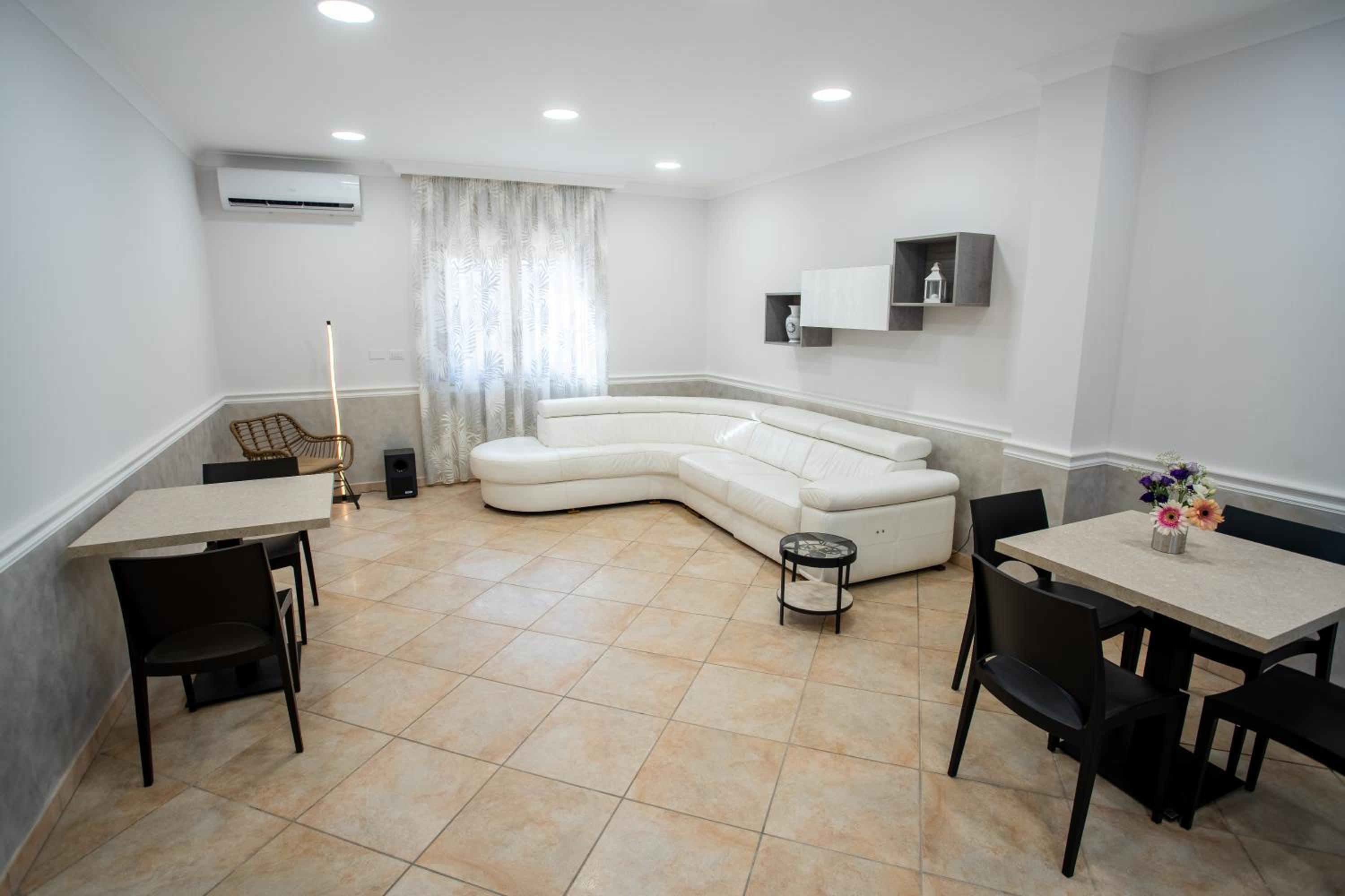 Deluxe King Room photo 1
