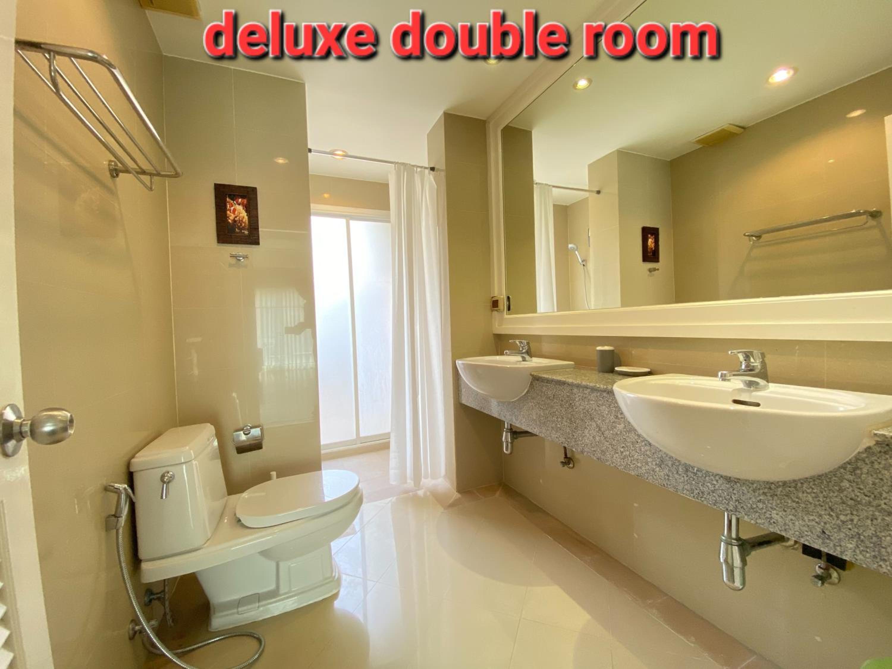 Deluxe Double Room with Balcony photo 2