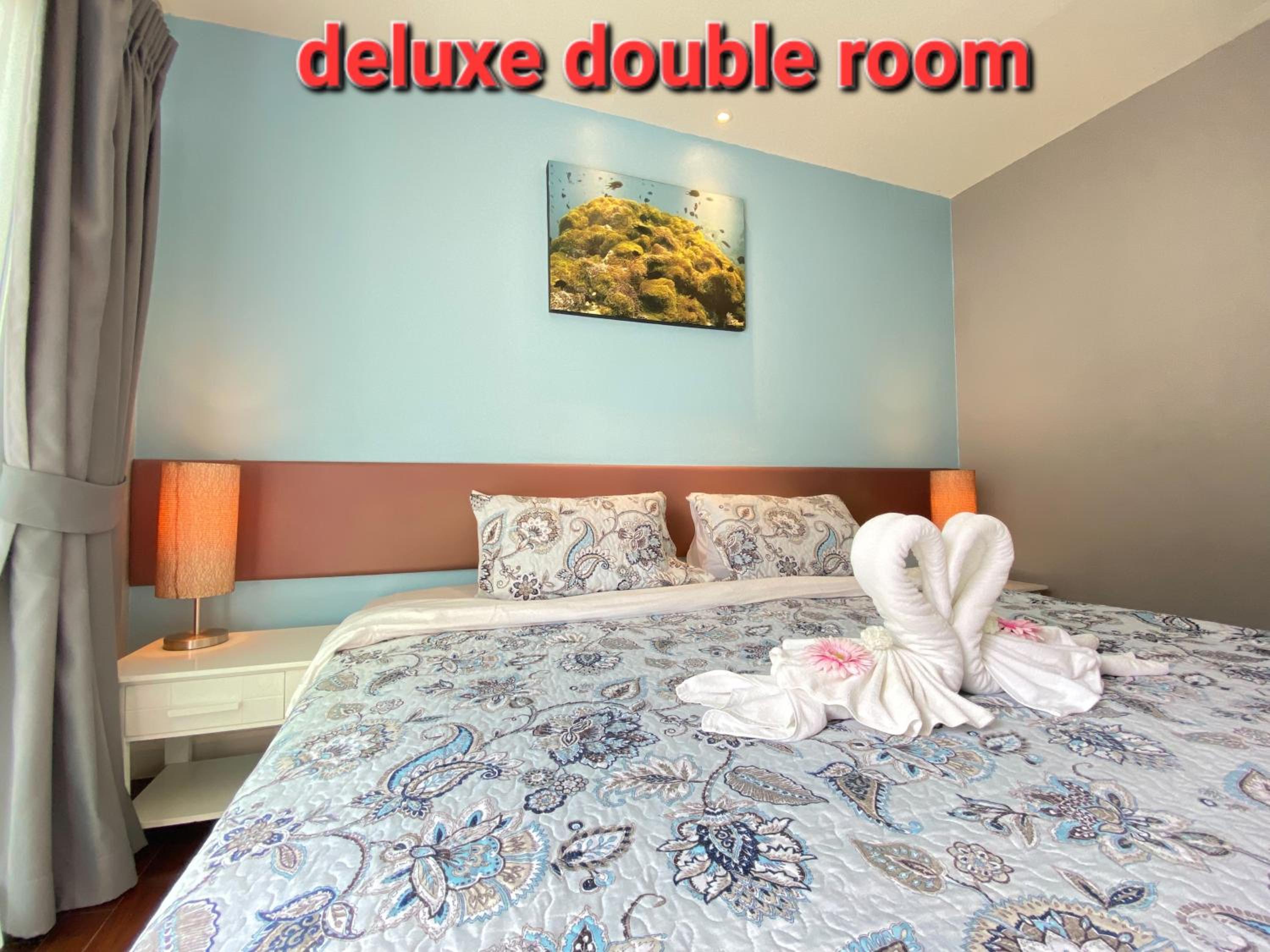 Deluxe Double Room with Balcony photo 3