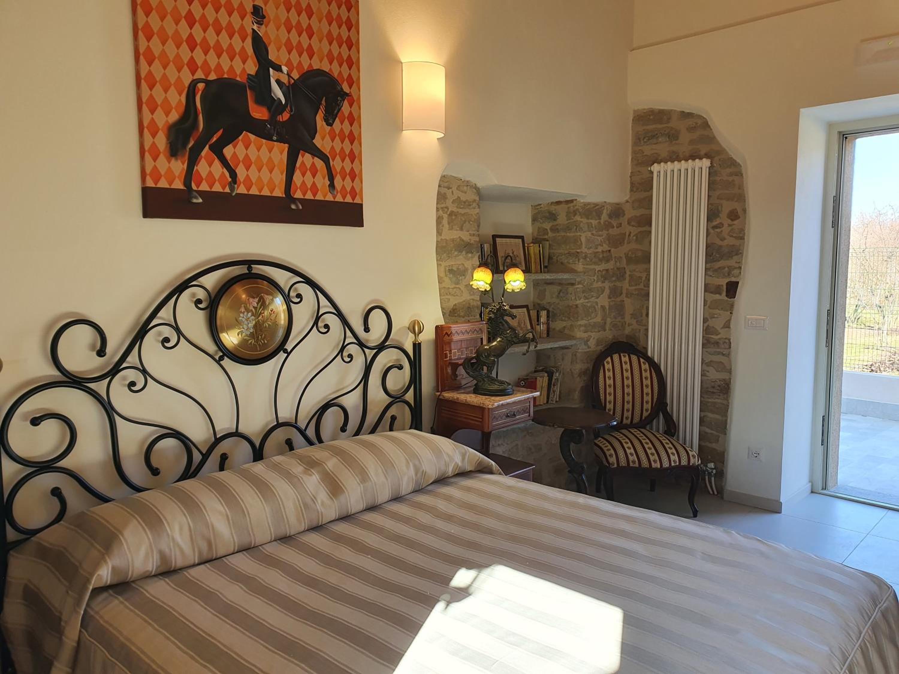 Deluxe Double Room with Balcony photo 3