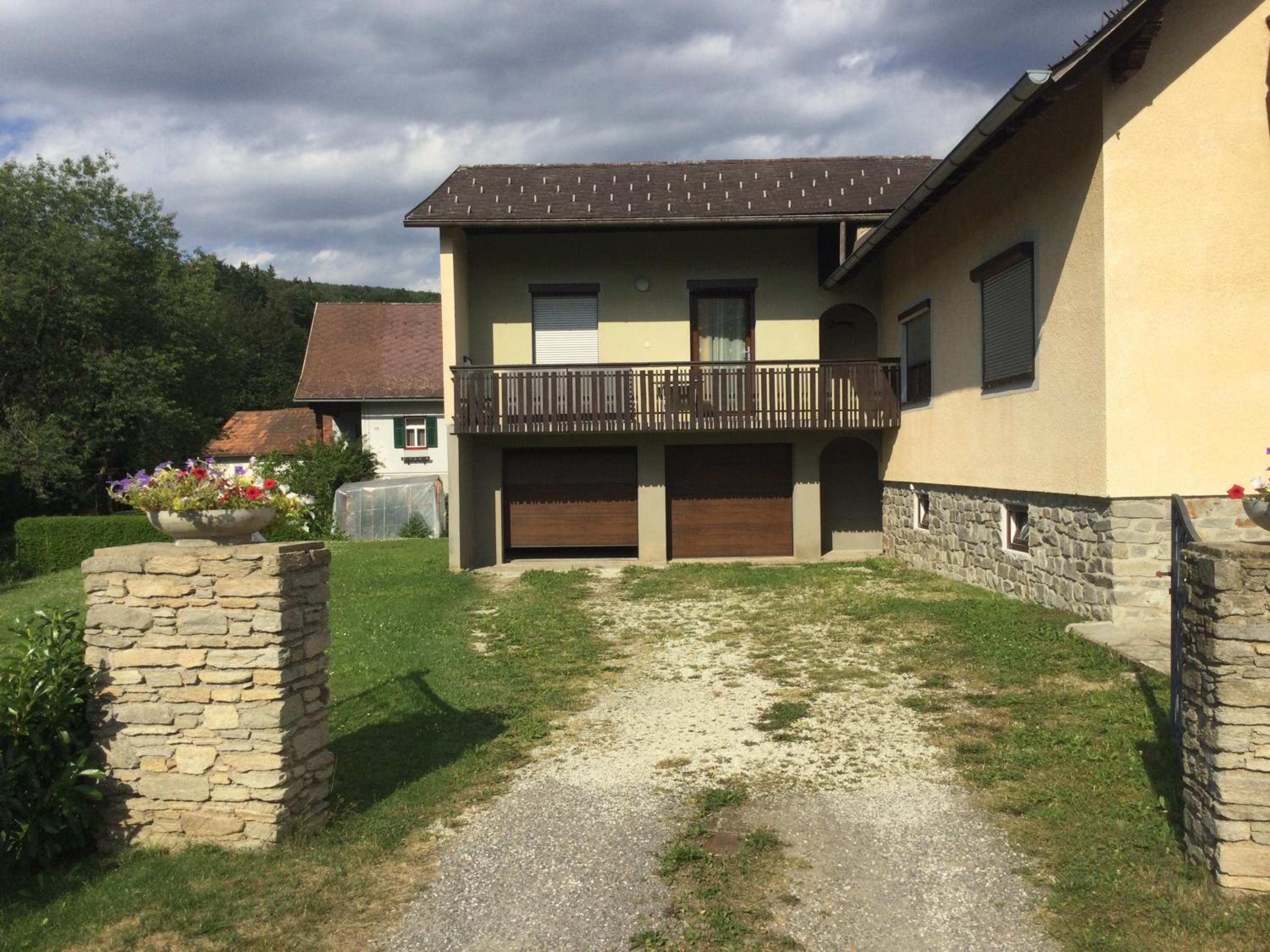 Apartment with Mountain View photo 3