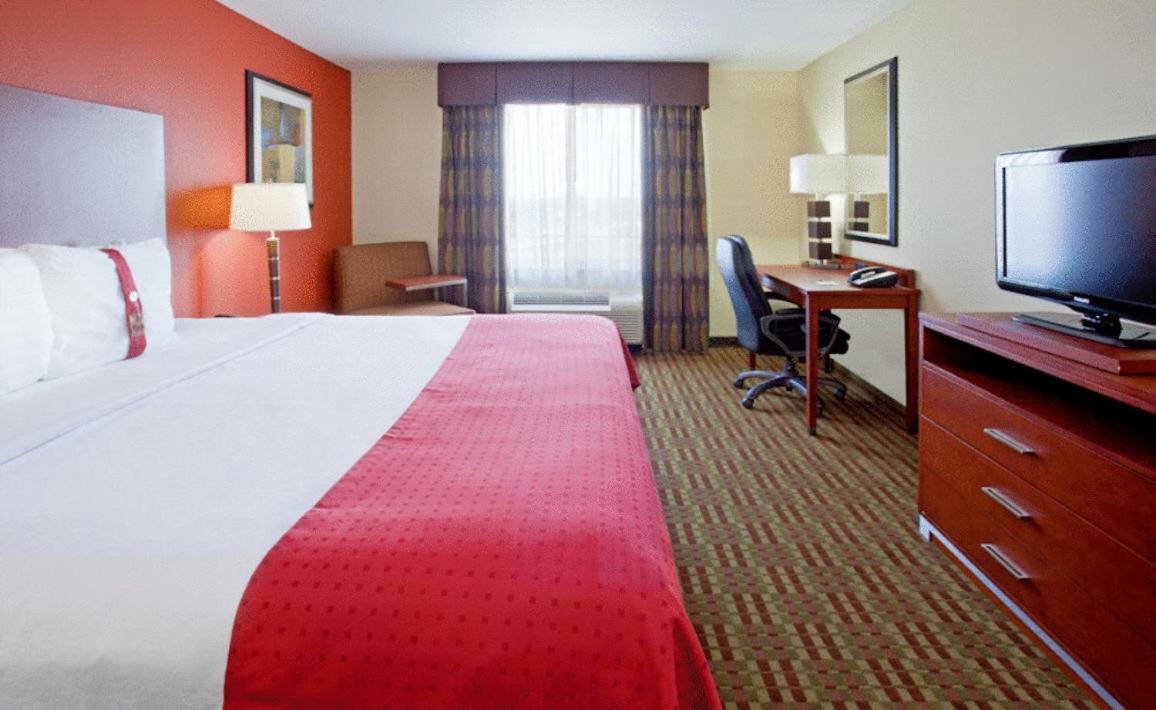 Standard King Room - Photo 2