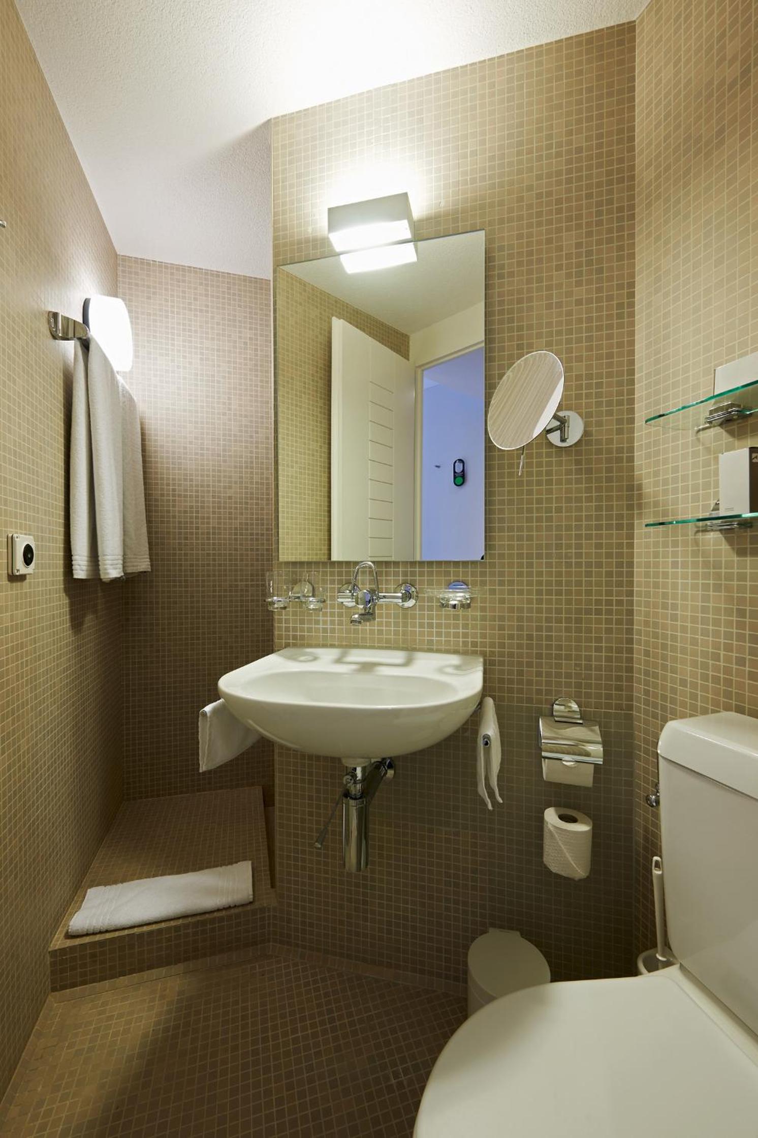Standard Double Room - Photo 2