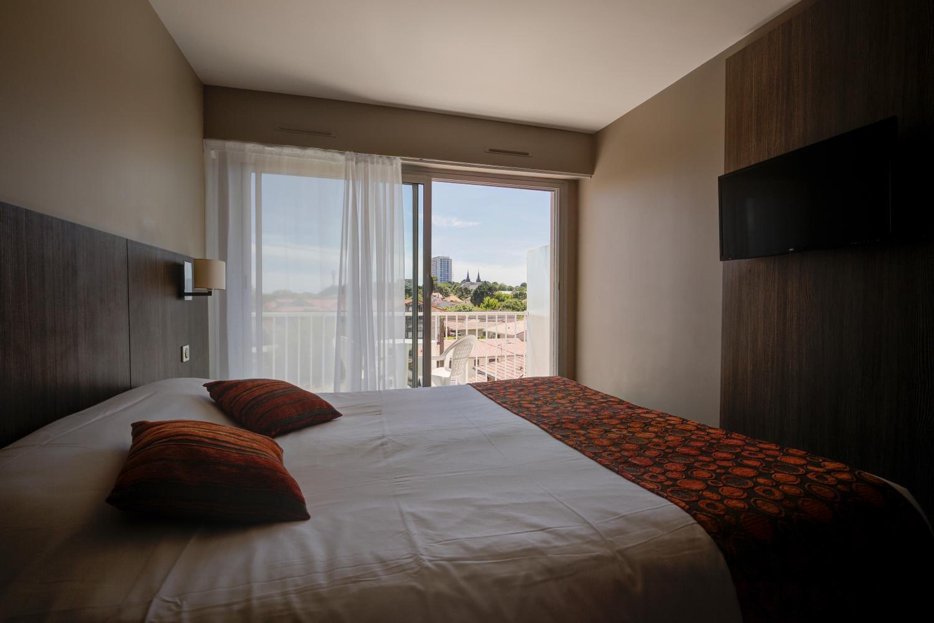 Superior Double Room - Photo 11