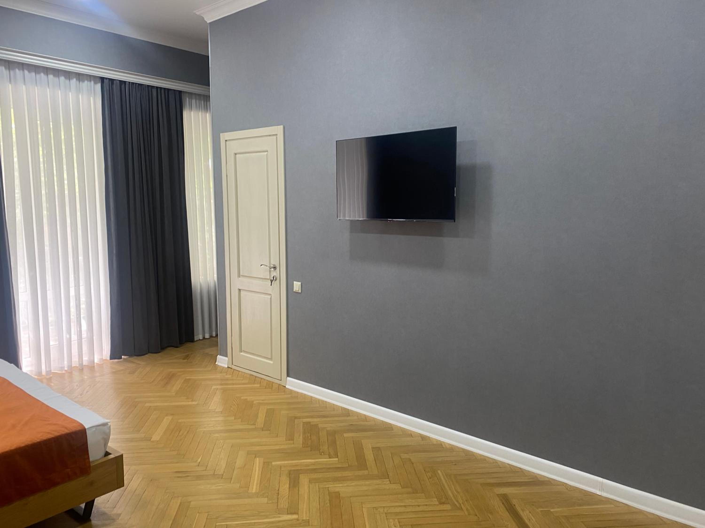 Deluxe Double Studio - Photo 1