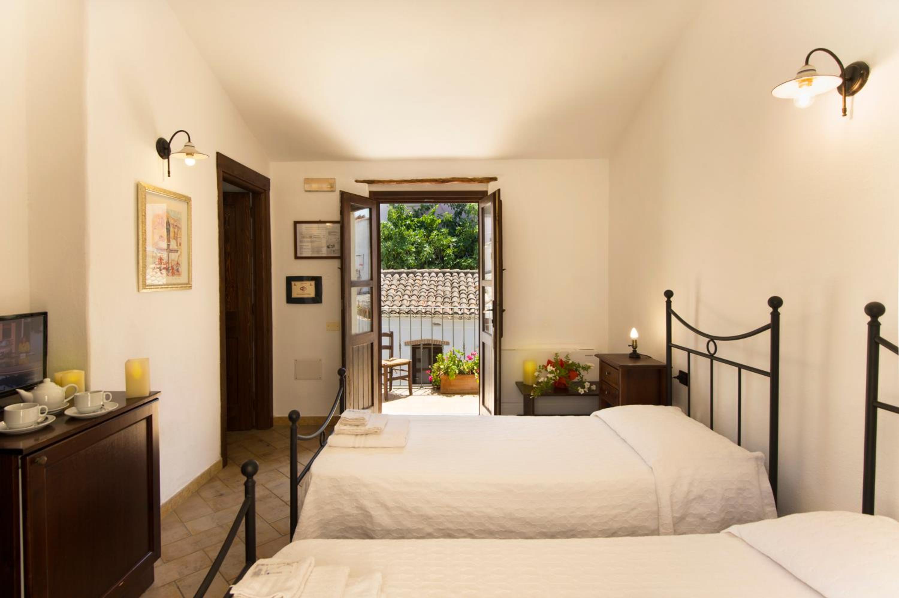 Deluxe Double or Twin Room with Balcony