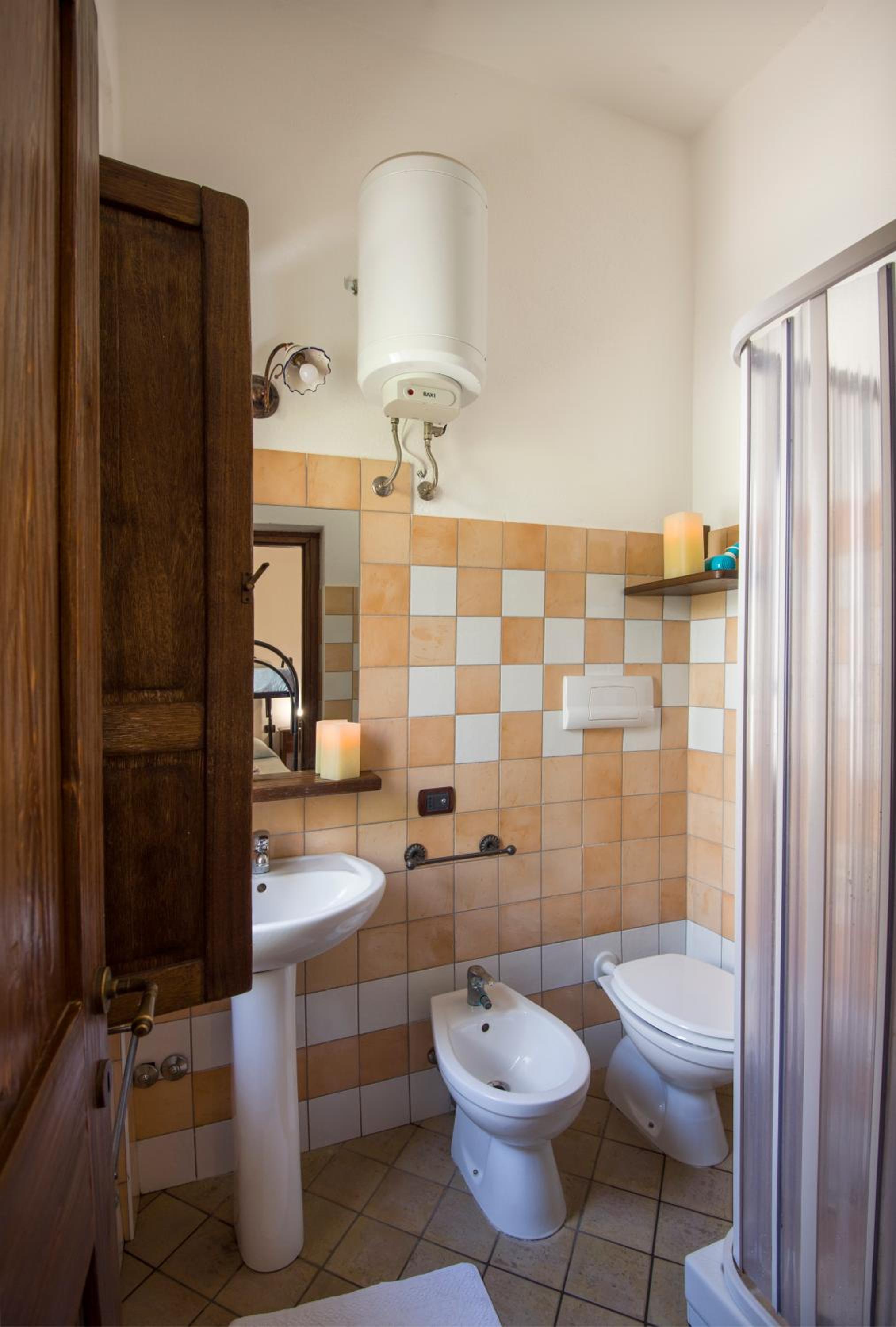 Triple Room with Private Bathroom photo 2
