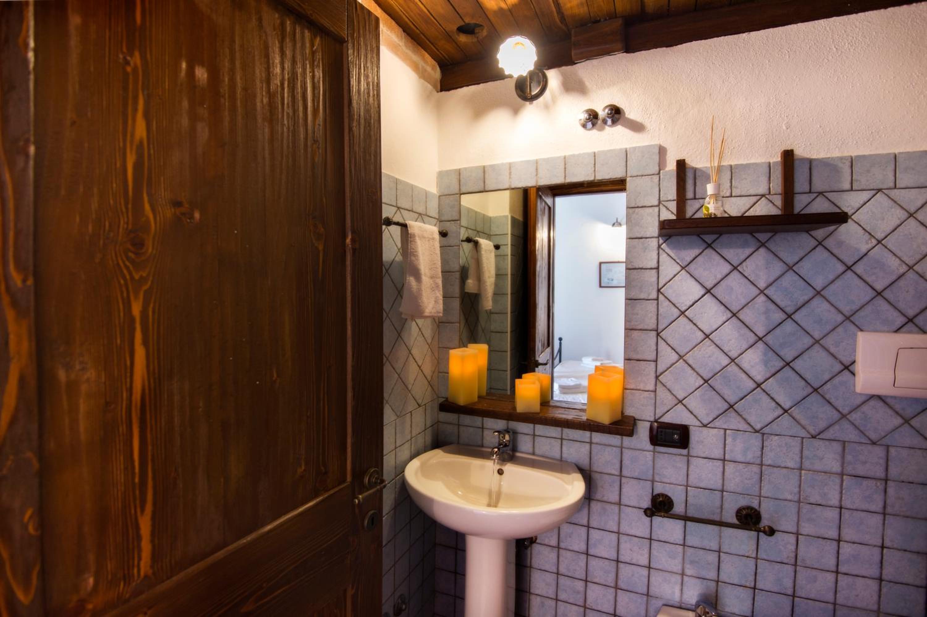 Double or Twin Room with Bathroom photo 2