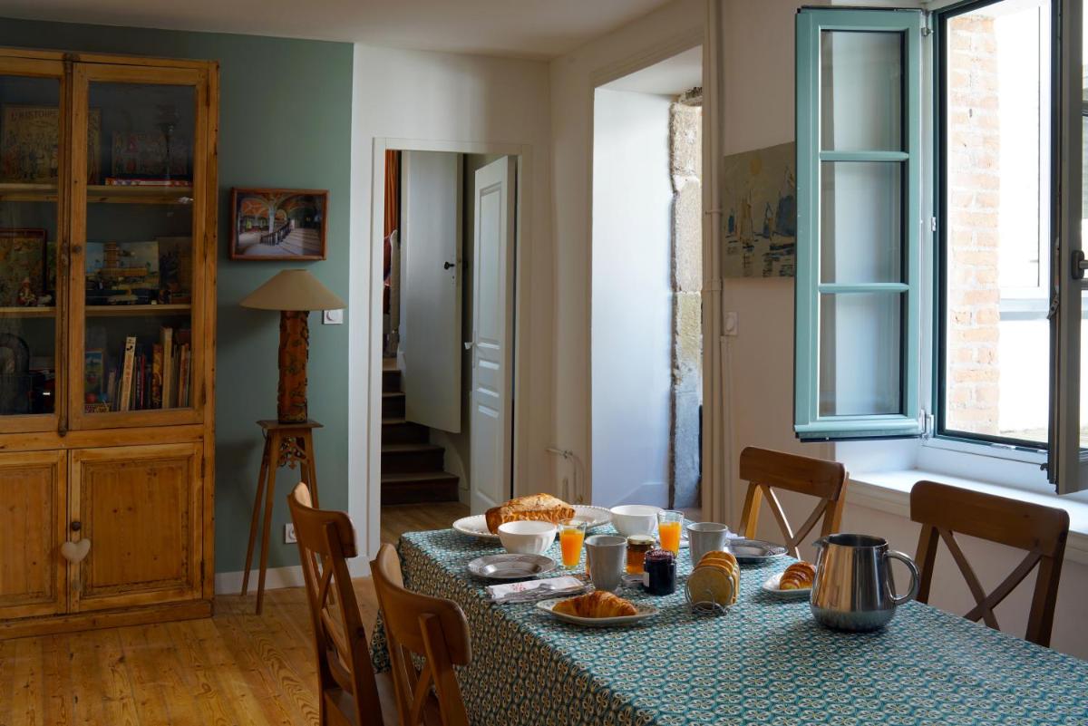 Double Room with Private External Bathroom