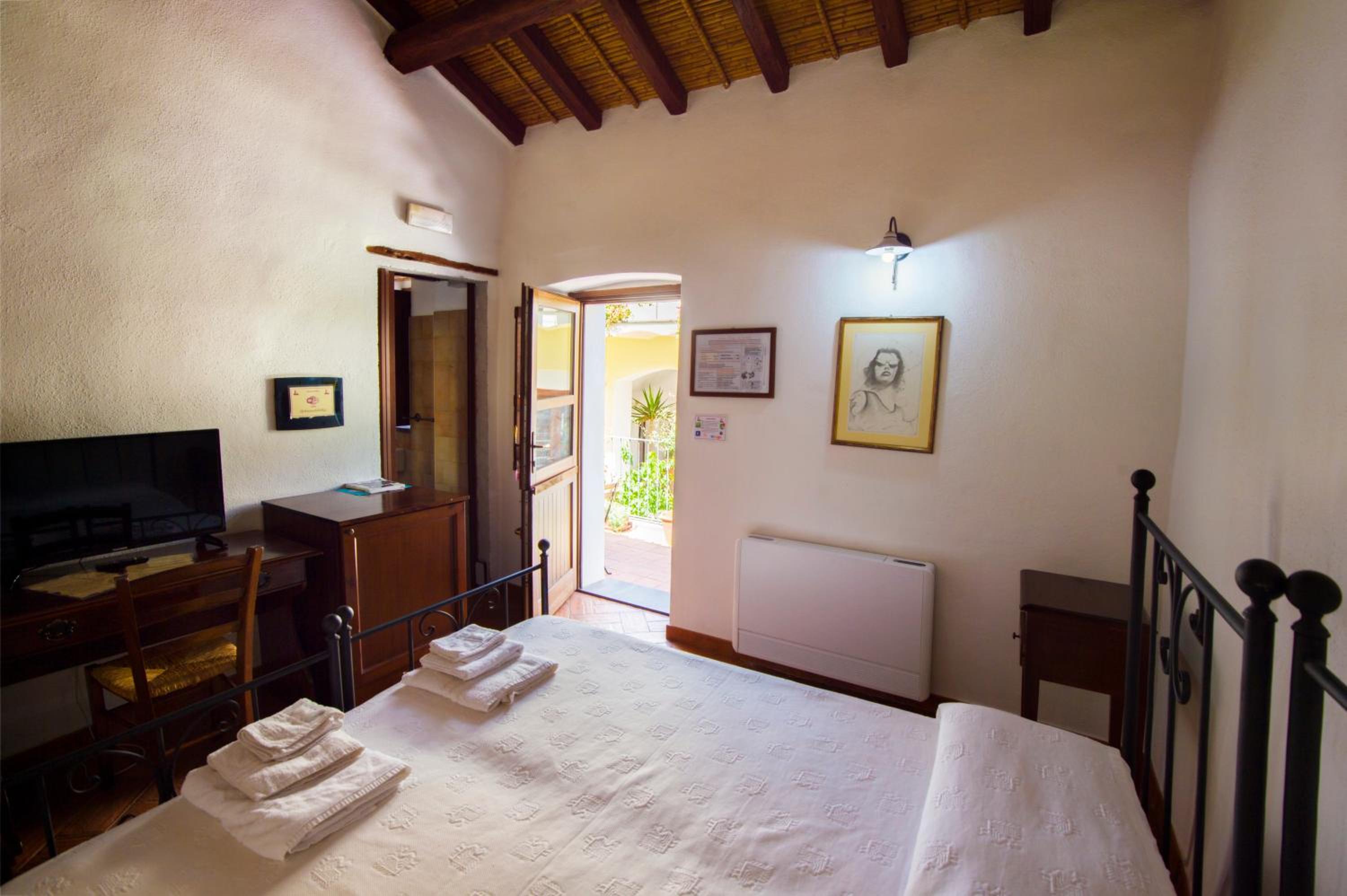 Double or Twin Room with Bathroom