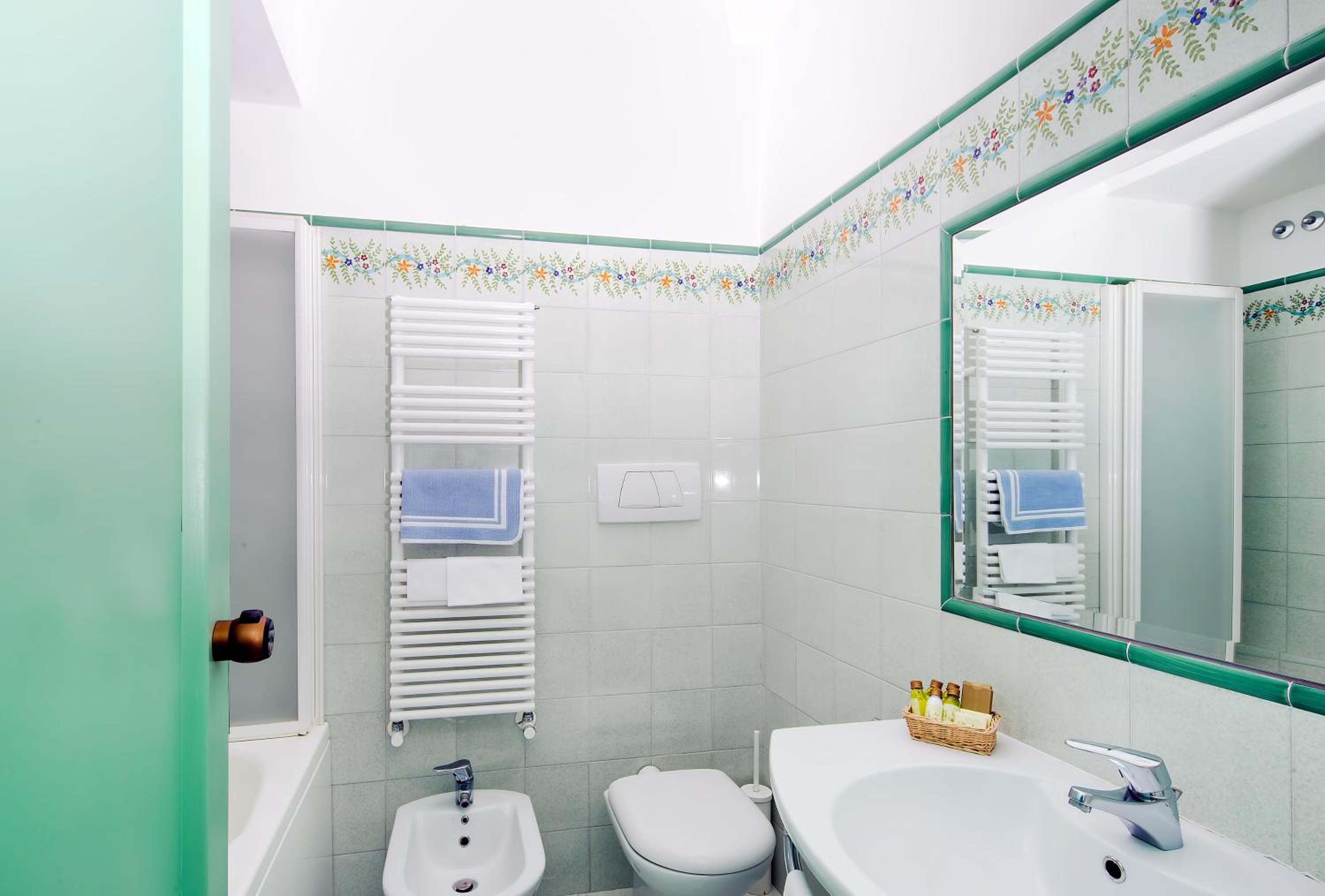 Economy Double or Twin Room photo 3
