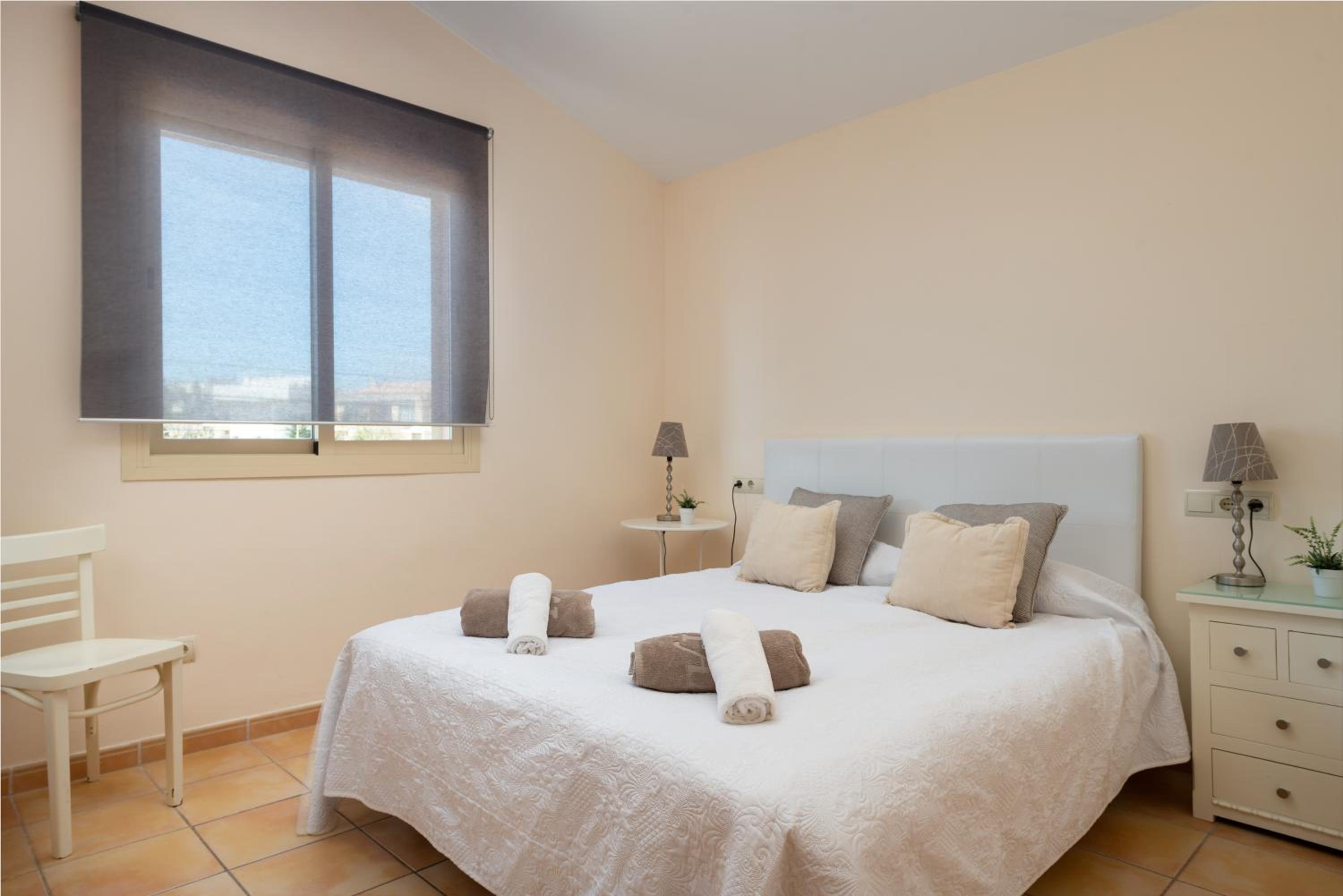Four-Bedroom House photo 2